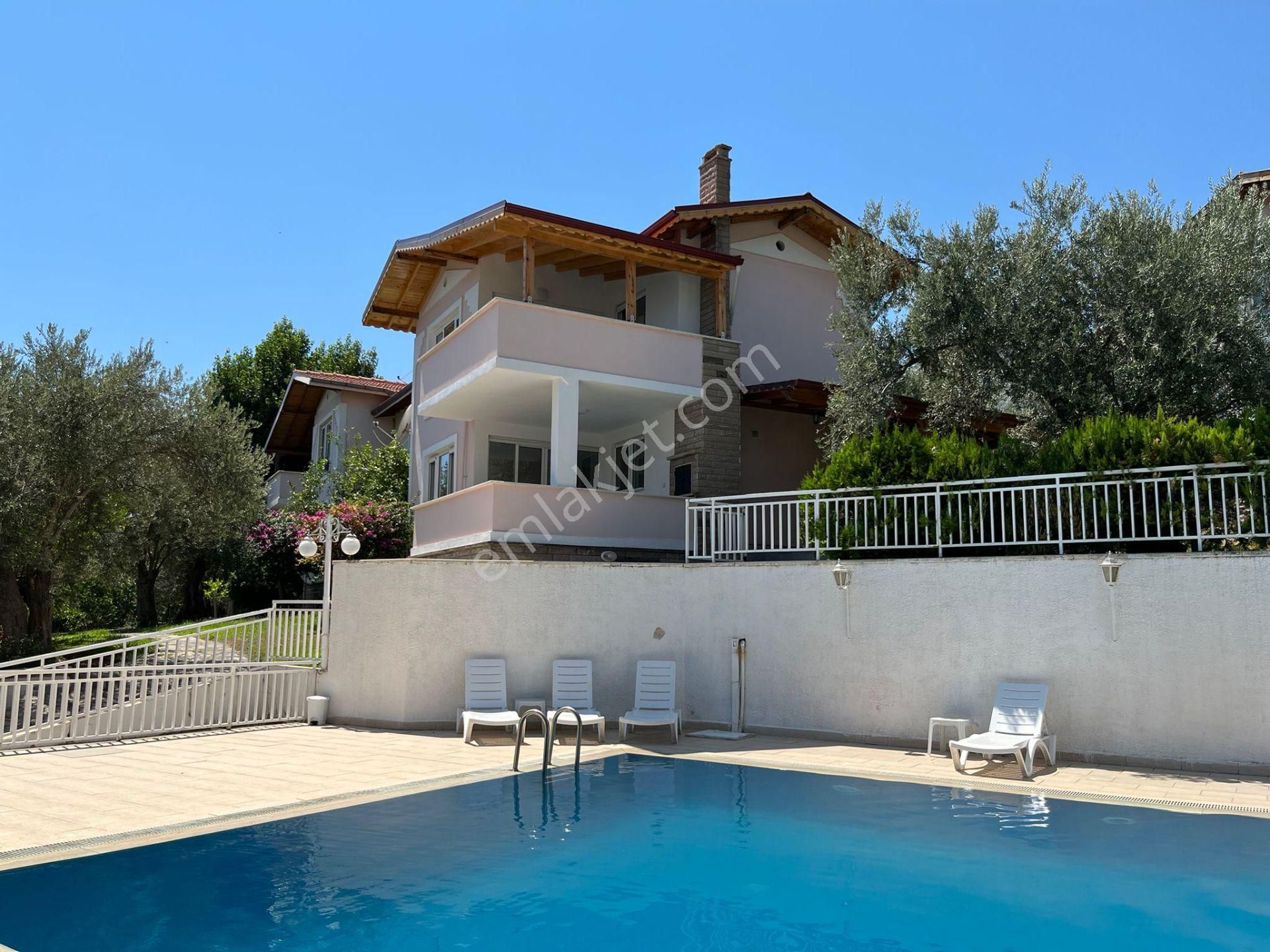 Altınoluk Kazdağlarına Yaslanmış Havuzlu Bahçeli Kaloriferli Sitede Masrafsız 3+2 Villa - Görsel 39