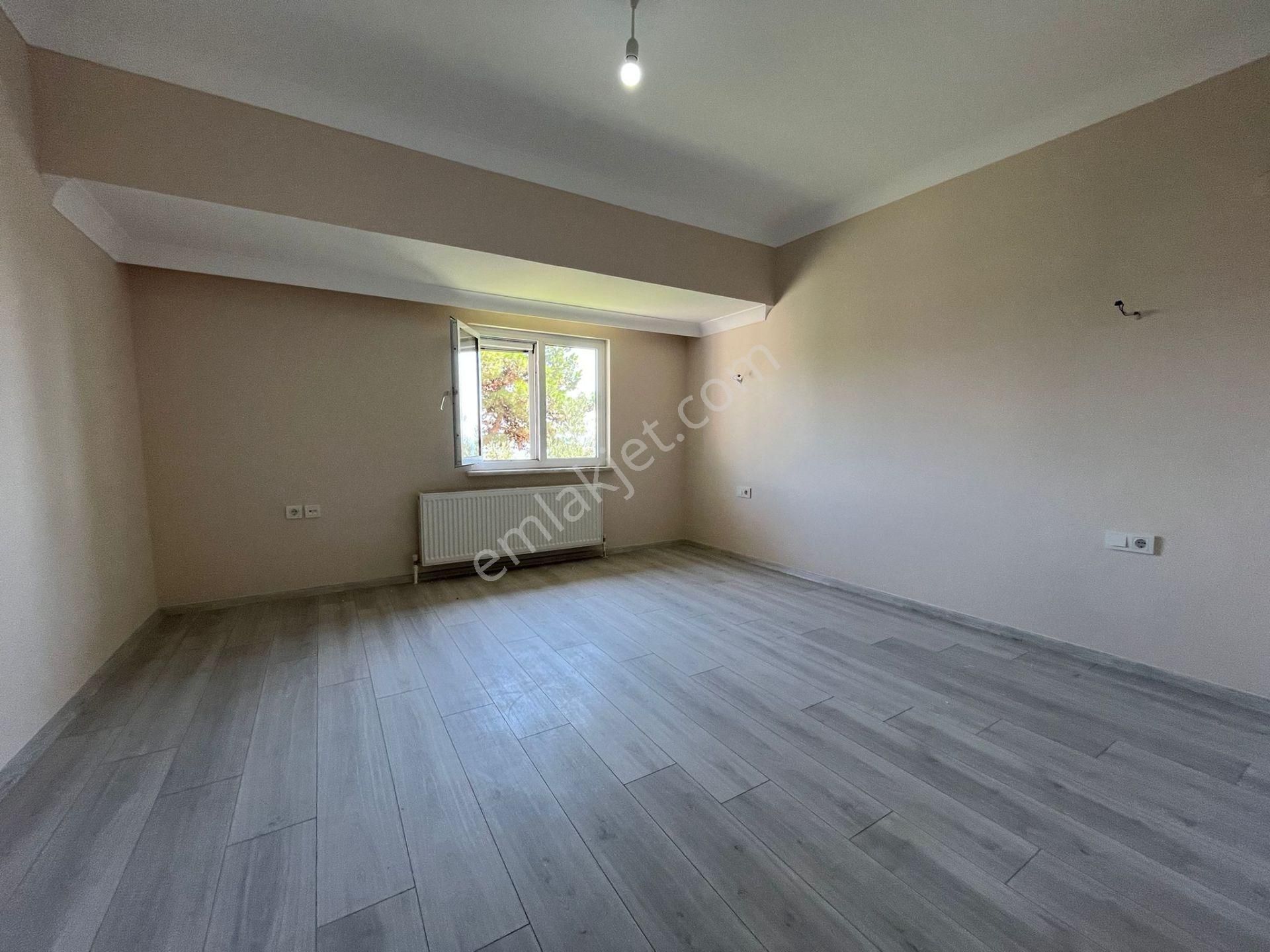 Altınoluk Kazdağlarına Yaslanmış Havuzlu Bahçeli Kaloriferli Sitede Masrafsız 3+2 Villa - Görsel 30