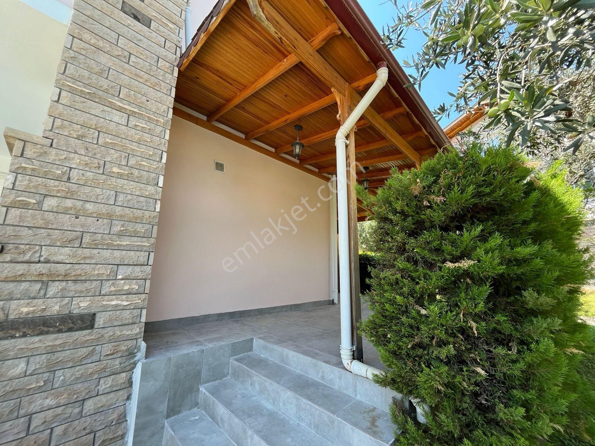 Altınoluk Kazdağlarına Yaslanmış Havuzlu Bahçeli Kaloriferli Sitede Masrafsız 3+2 Villa - Görsel 21