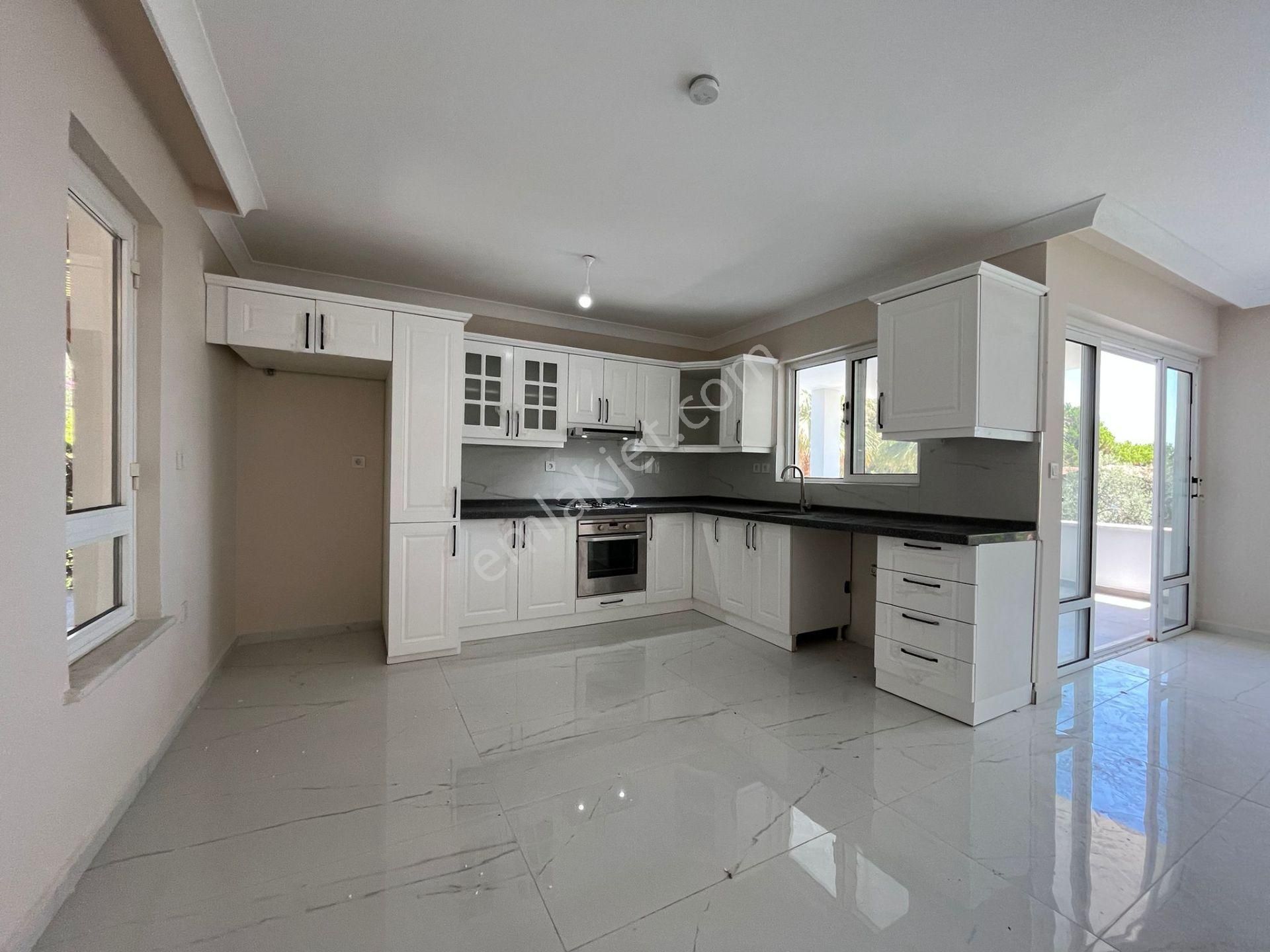 Altınoluk Kazdağlarına Yaslanmış Havuzlu Bahçeli Kaloriferli Sitede Masrafsız 3+2 Villa - Görsel 14