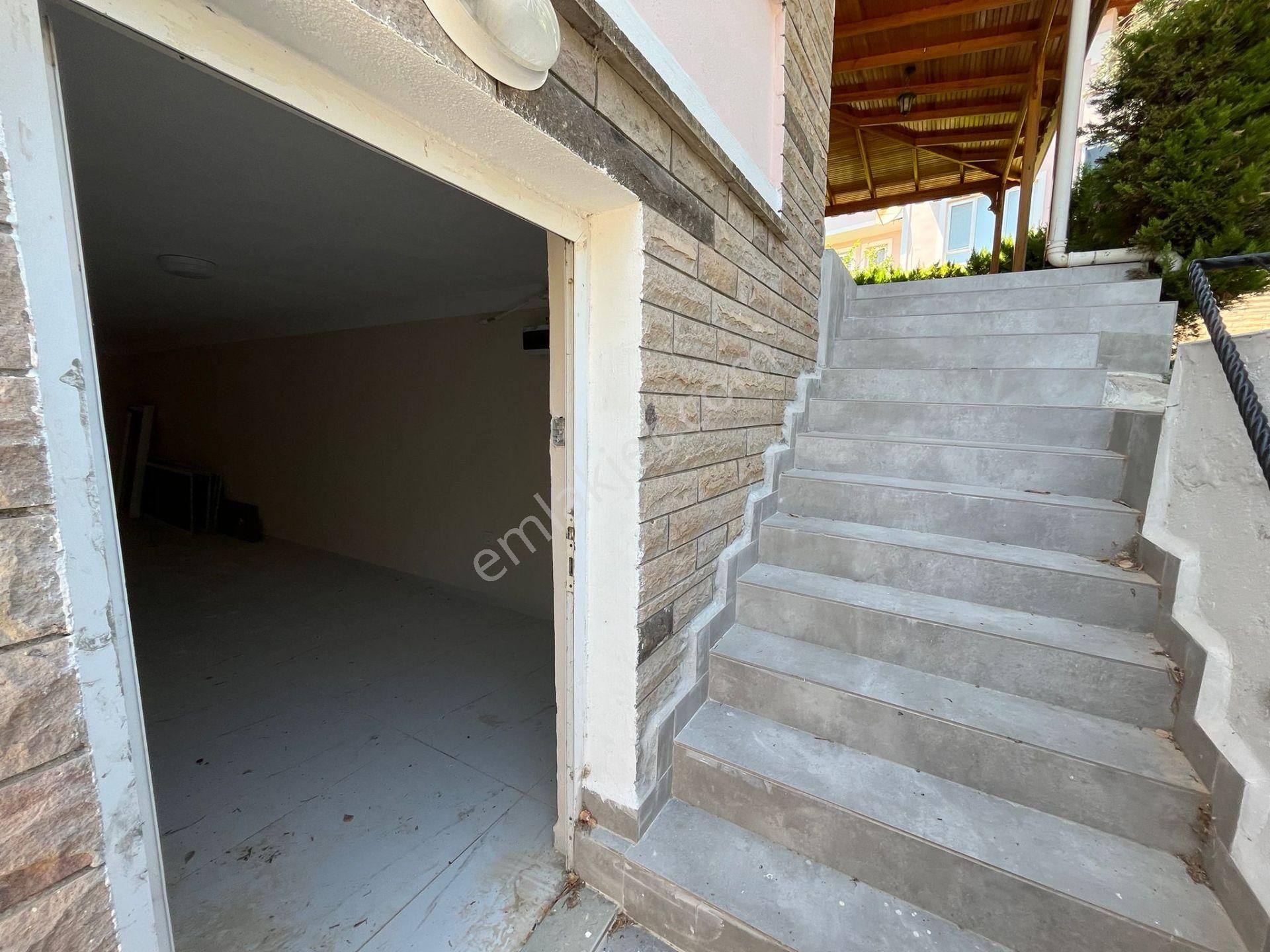 Altınoluk Kazdağlarına Yaslanmış Havuzlu Bahçeli Kaloriferli Sitede Masrafsız 3+2 Villa - Görsel 25