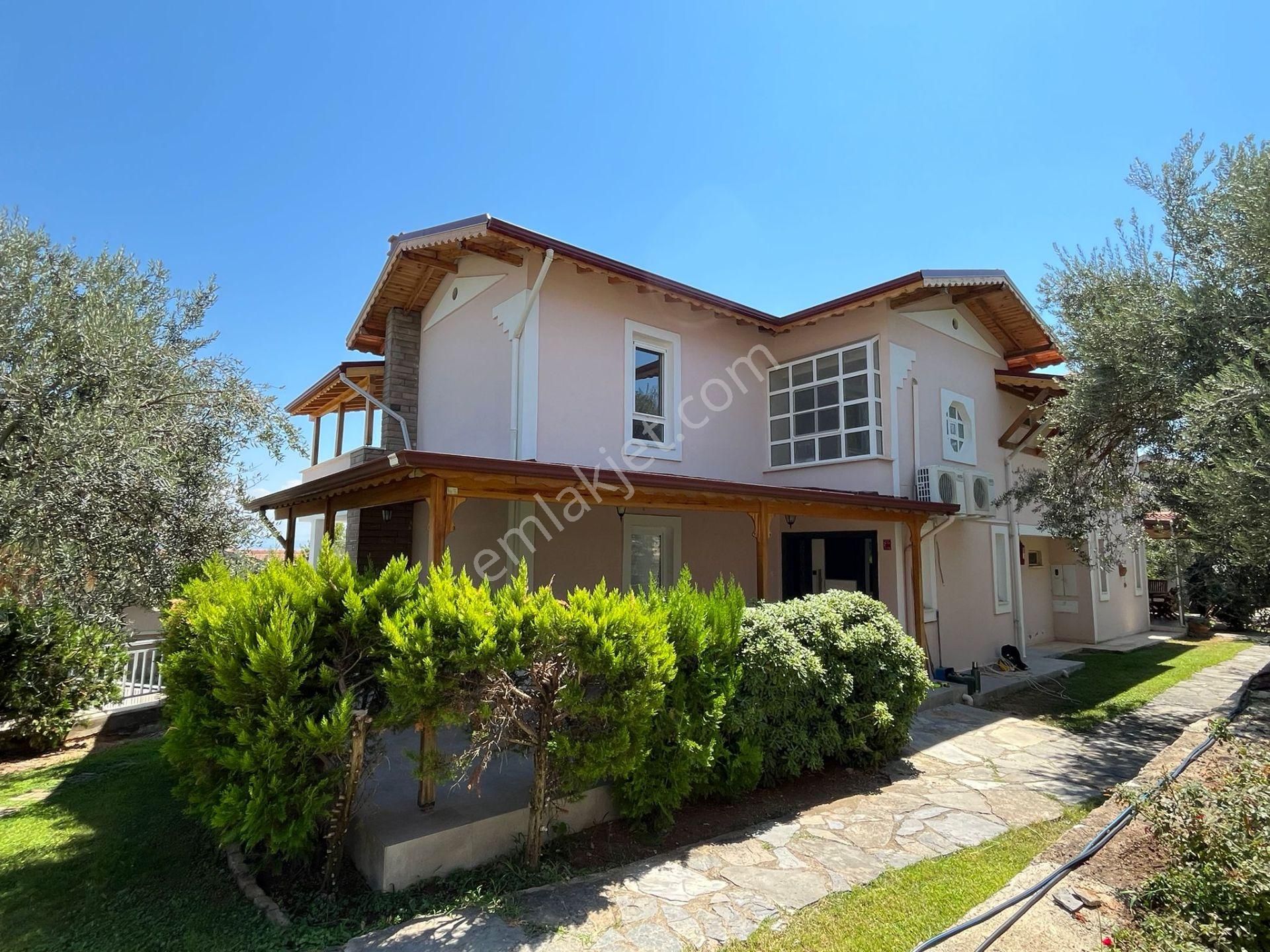 Altınoluk Kazdağlarına Yaslanmış Havuzlu Bahçeli Kaloriferli Sitede Masrafsız 3+2 Villa - Görsel 3