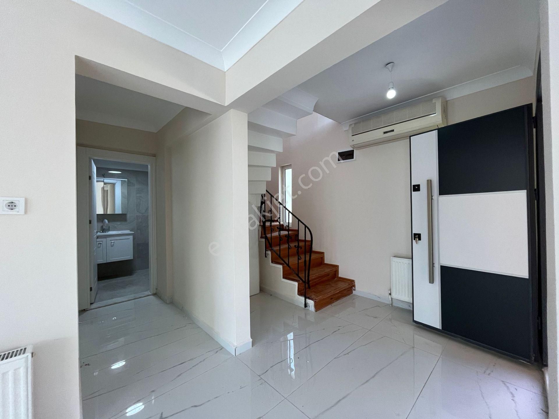 Altınoluk Kazdağlarına Yaslanmış Havuzlu Bahçeli Kaloriferli Sitede Masrafsız 3+2 Villa - Görsel 11