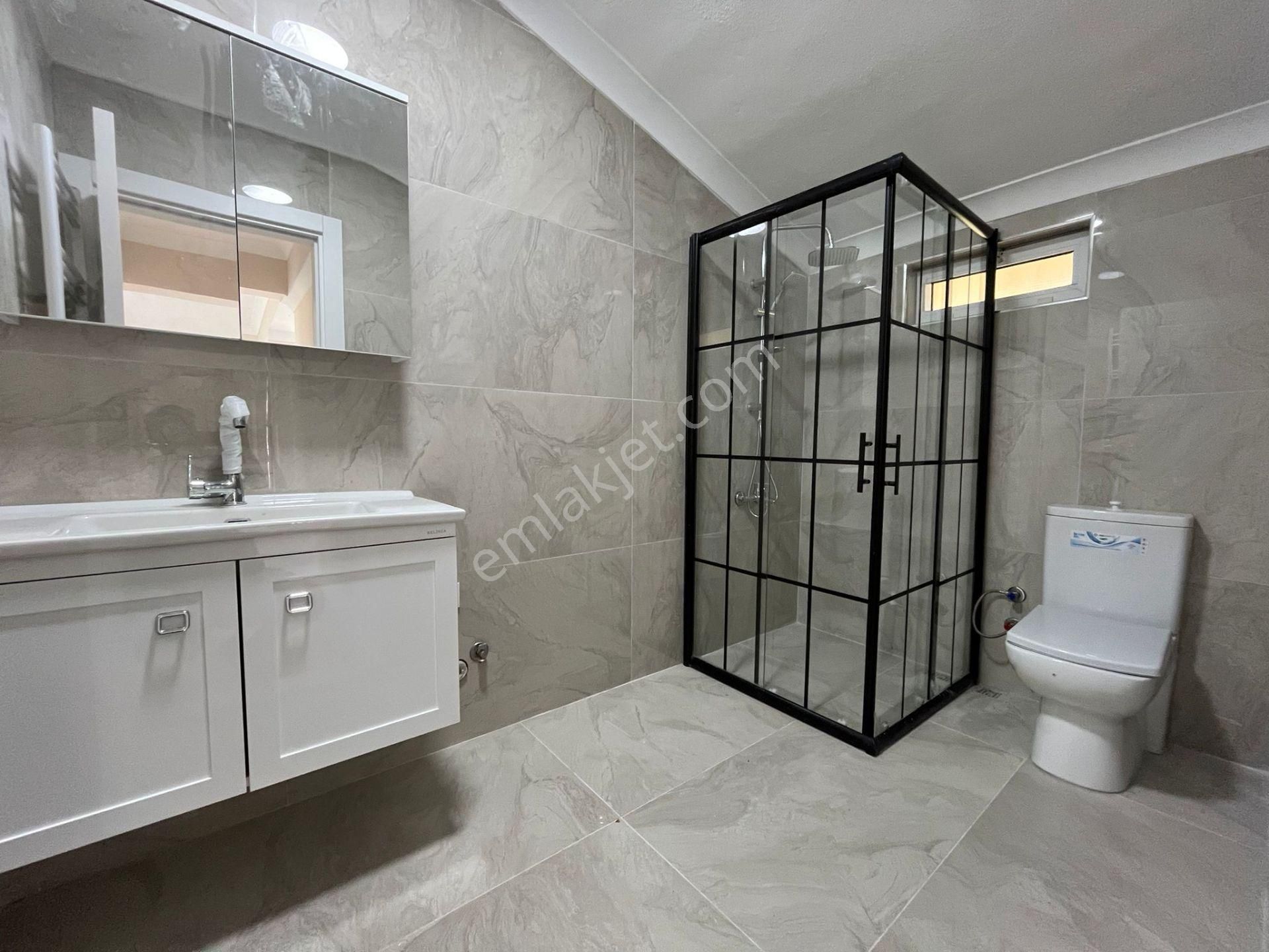 Altınoluk Kazdağlarına Yaslanmış Havuzlu Bahçeli Kaloriferli Sitede Masrafsız 3+2 Villa - Görsel 29