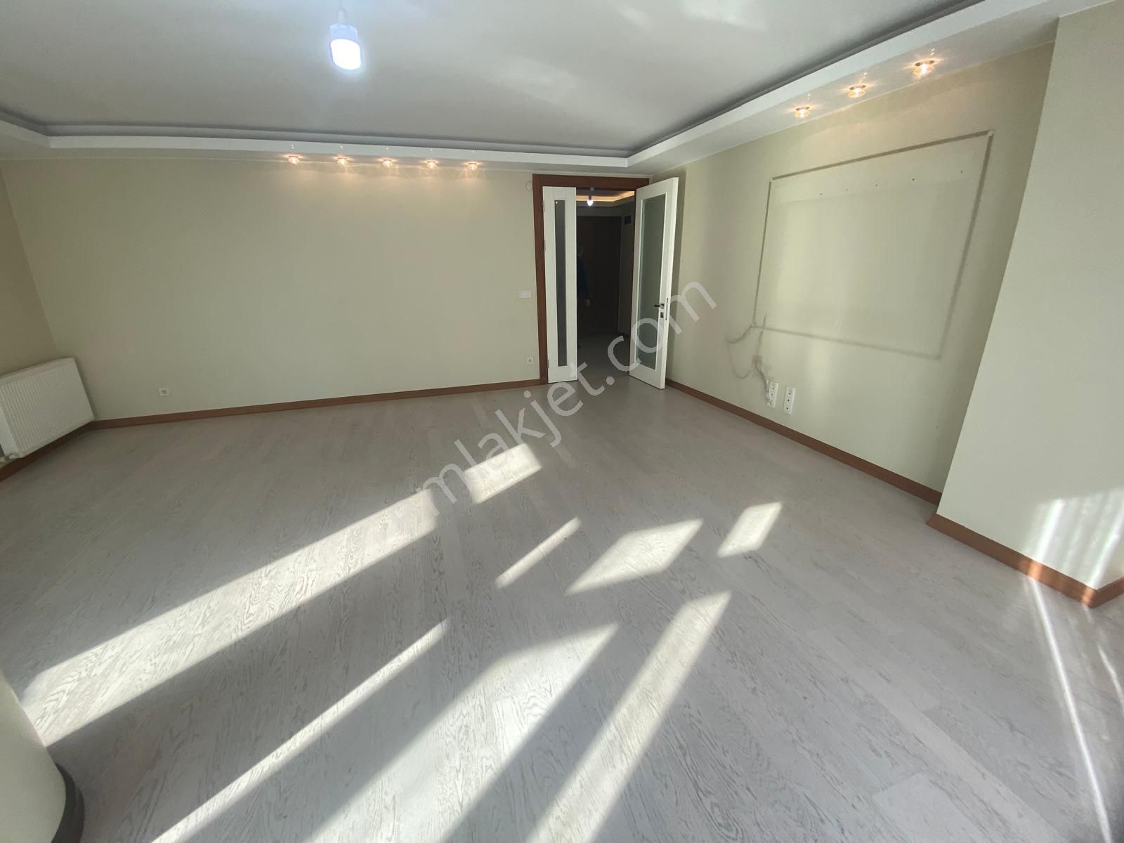 Bahçelievler'de Genç Binada 3+1 Ara Kat Geniş Ferah Daire - Görsel 4