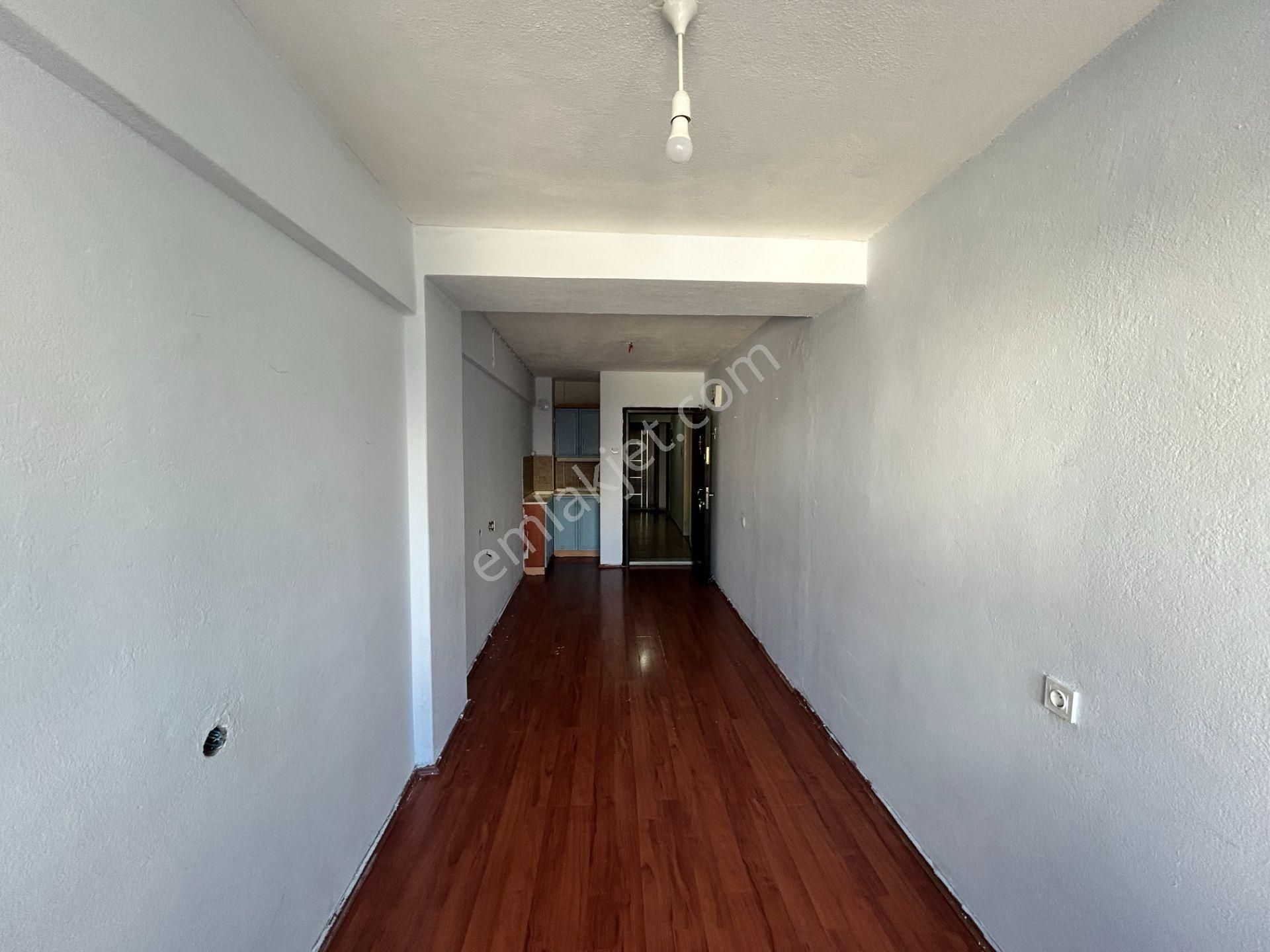 Karşıyaka Çarşısı Yakını, Asansörlü İşhanında Kiralık Ofis - Görsel 8