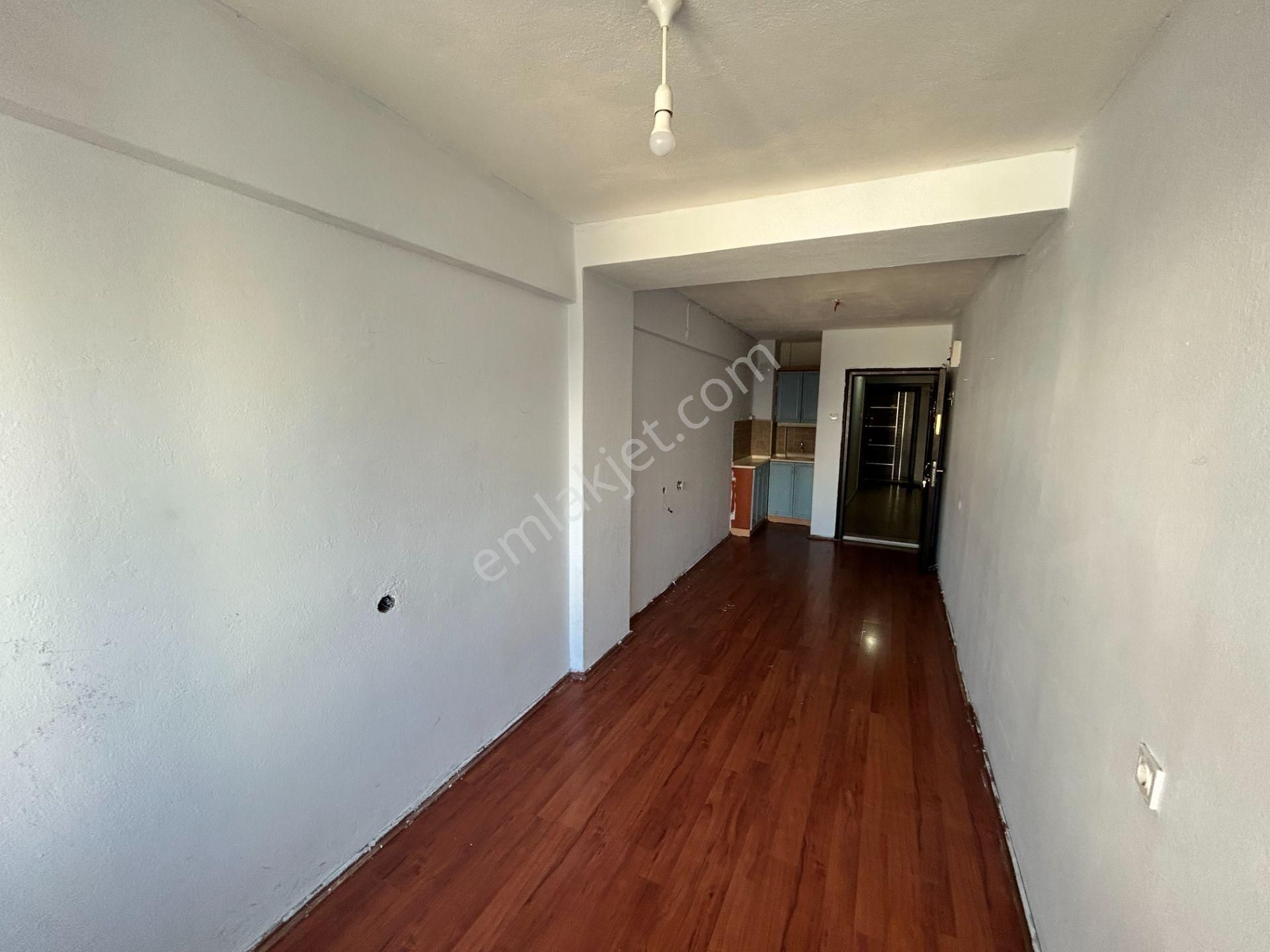 Karşıyaka Çarşısı Yakını, Asansörlü İşhanında Kiralık Ofis - Görsel 3