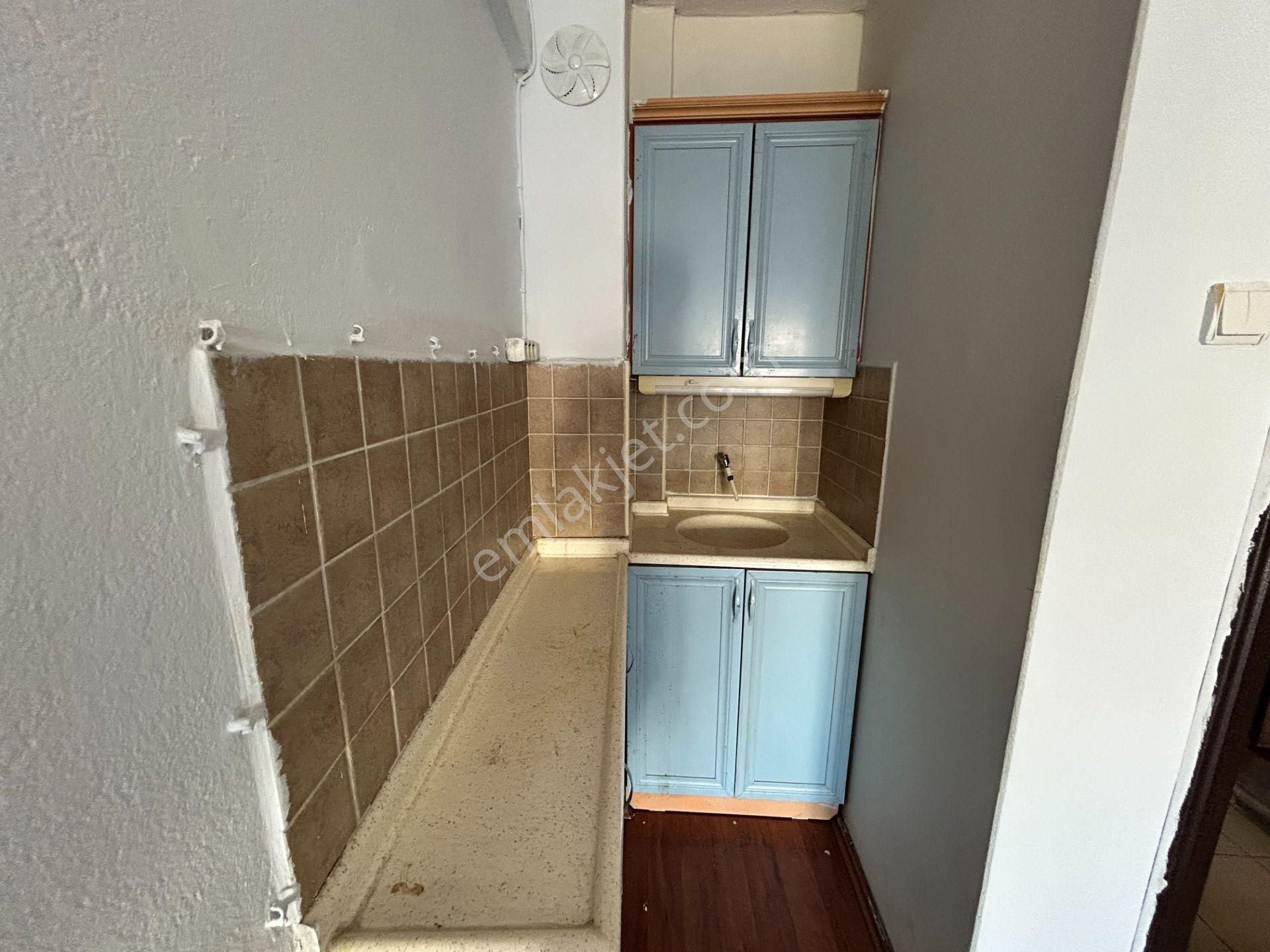 Karşıyaka Çarşısı Yakını, Asansörlü İşhanında Kiralık Ofis - Görsel 4