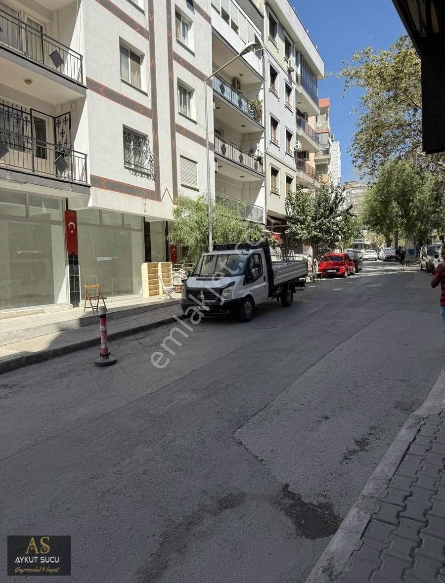 Bornova Spotçular Sokağında İşlek Caddede Satılık Dükkan - Görsel 14