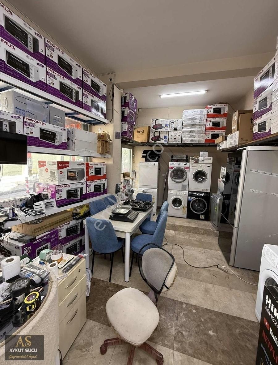 Bornova Spotçular Sokağında İşlek Caddede Satılık Dükkan - Görsel 4