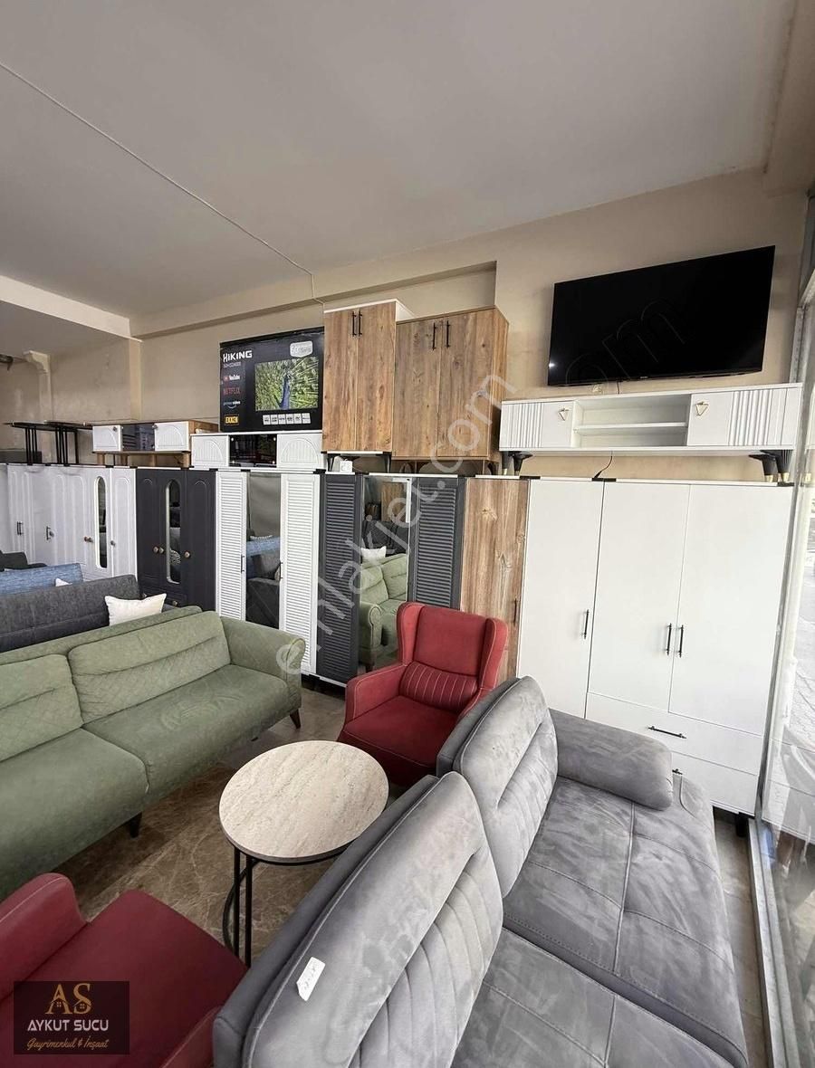 Bornova Spotçular Sokağında İşlek Caddede Satılık Dükkan - Görsel 2