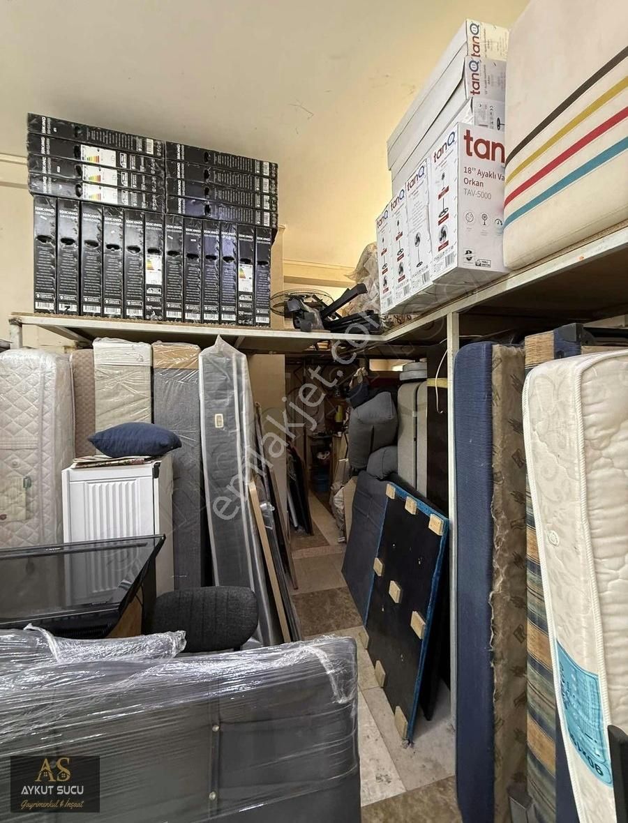 Bornova Spotçular Sokağında İşlek Caddede Satılık Dükkan - Görsel 5