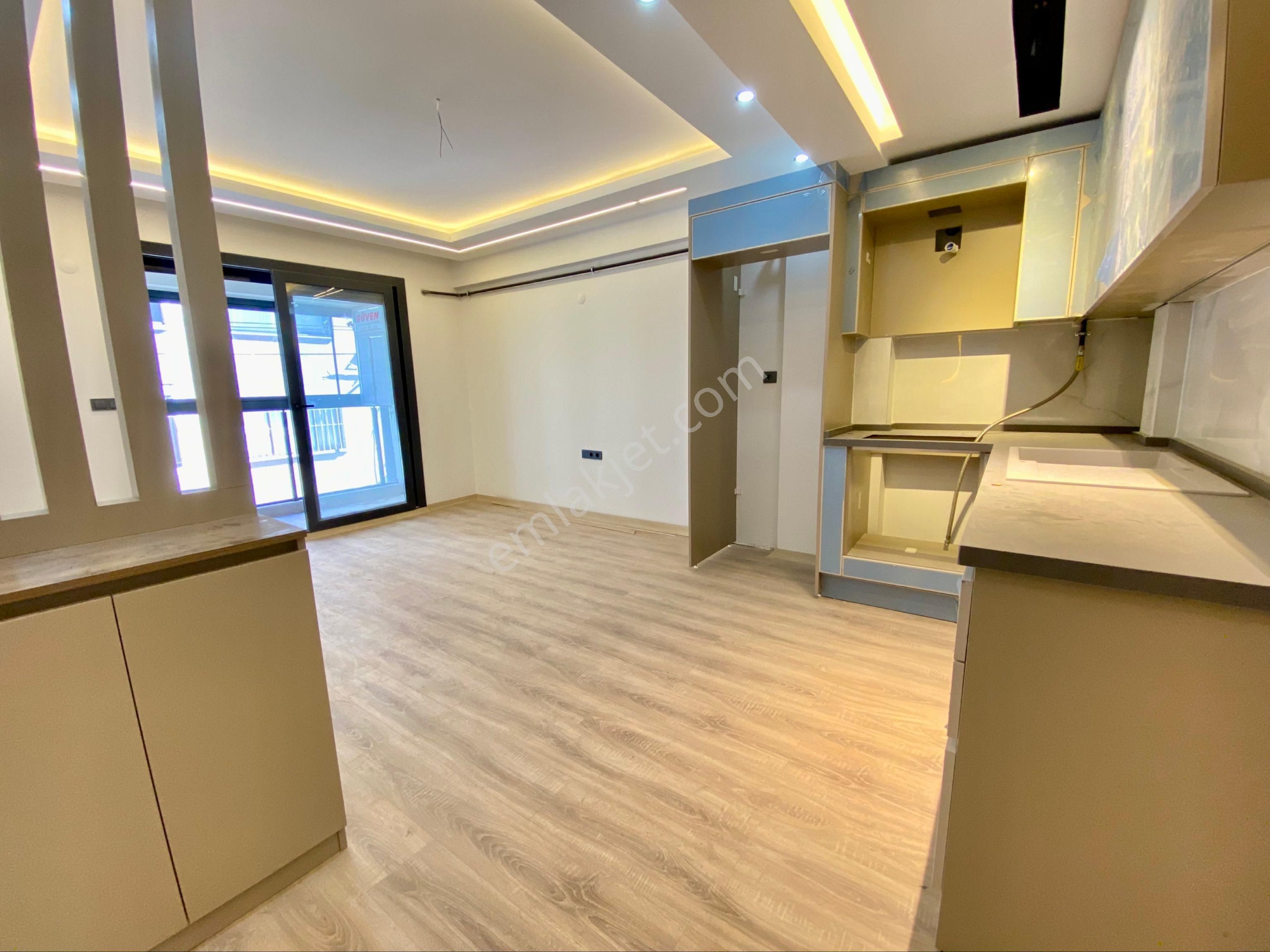 Ukep Koleji Ve Poligon Metro Yaknı Sıfır 1+1-2+1ve 3+1 Daireler