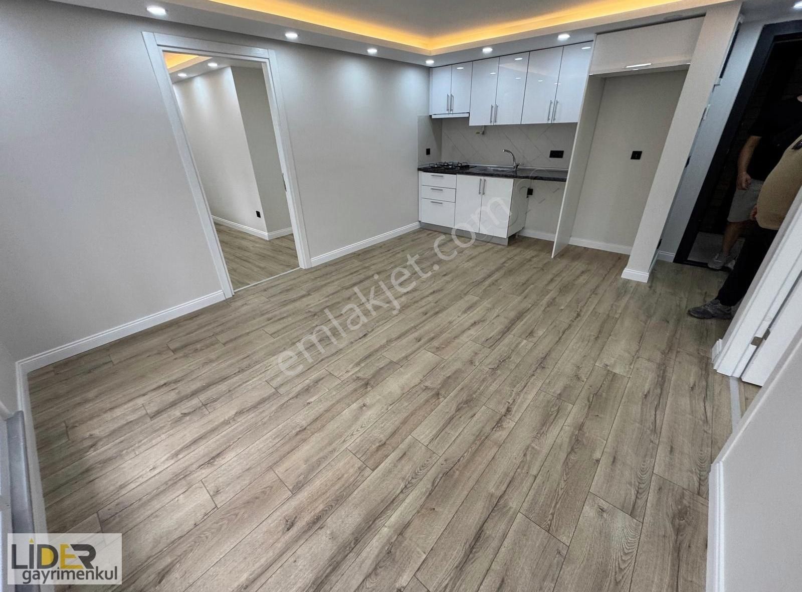 Lider'den Fırsat!!! Çınarda Ulaşıma Yakın 4 Yıllık Teraslı 2+1 - Görsel 8