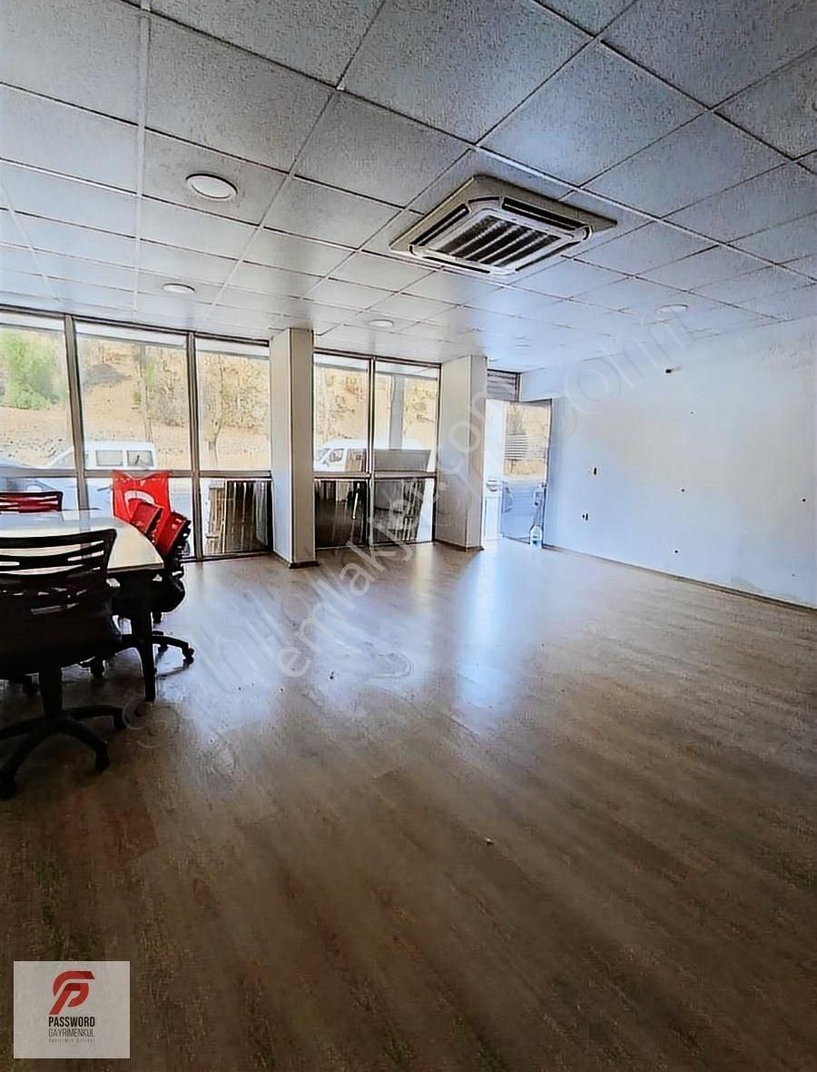 Osmangazi Cadde Üzerinde Geniş Ferah İş Yeri - Görsel 10