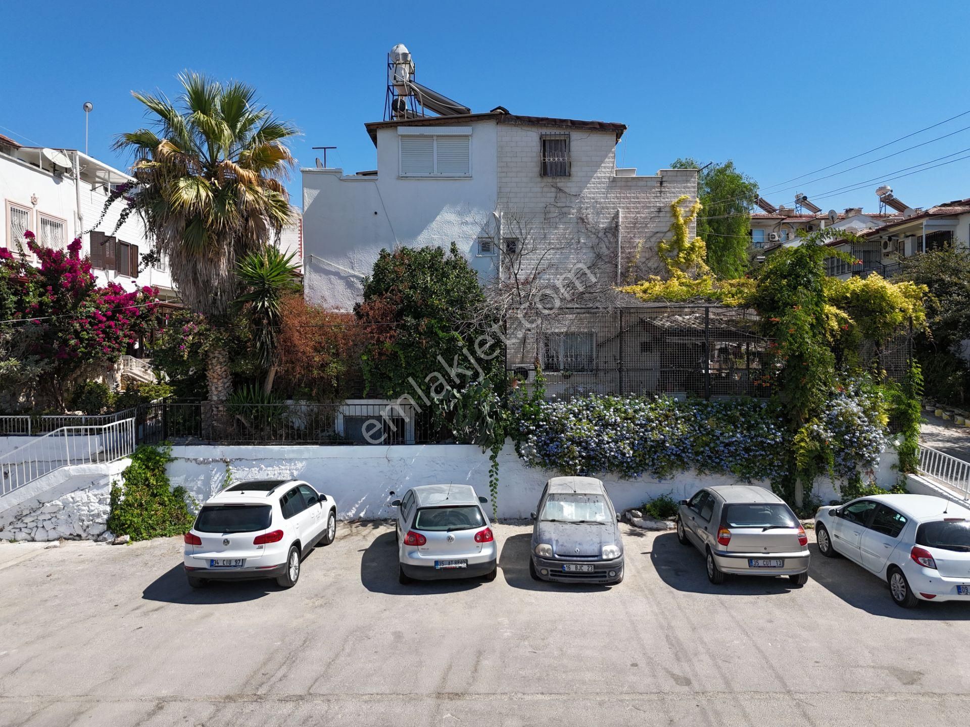 Kuşadası Kadınlar Denizinde Plaja 100 M Mesafede Emsalsiz Villa - Görsel 6