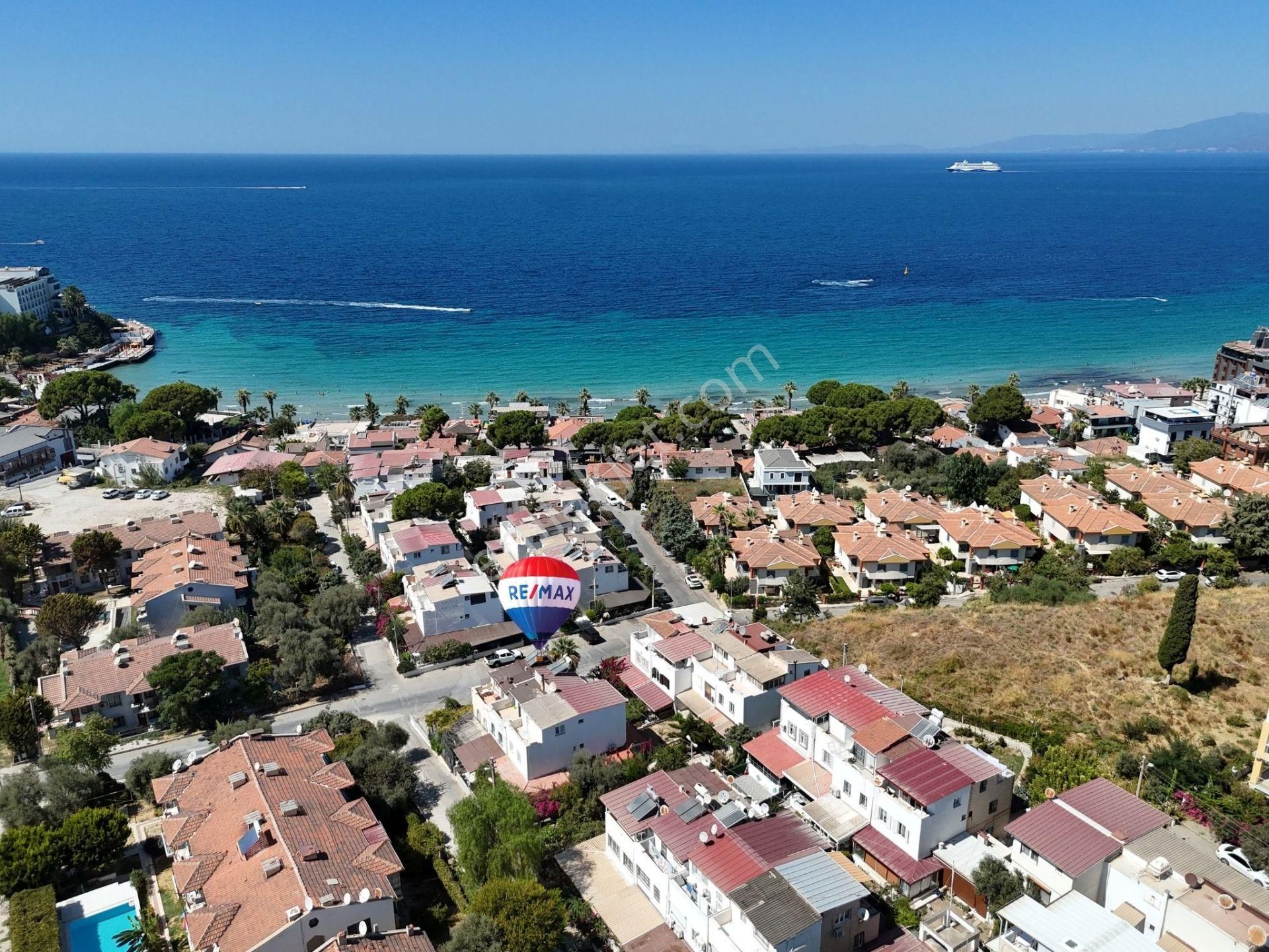 Kuşadası Kadınlar Denizinde Plaja 100 M Mesafede Emsalsiz Villa