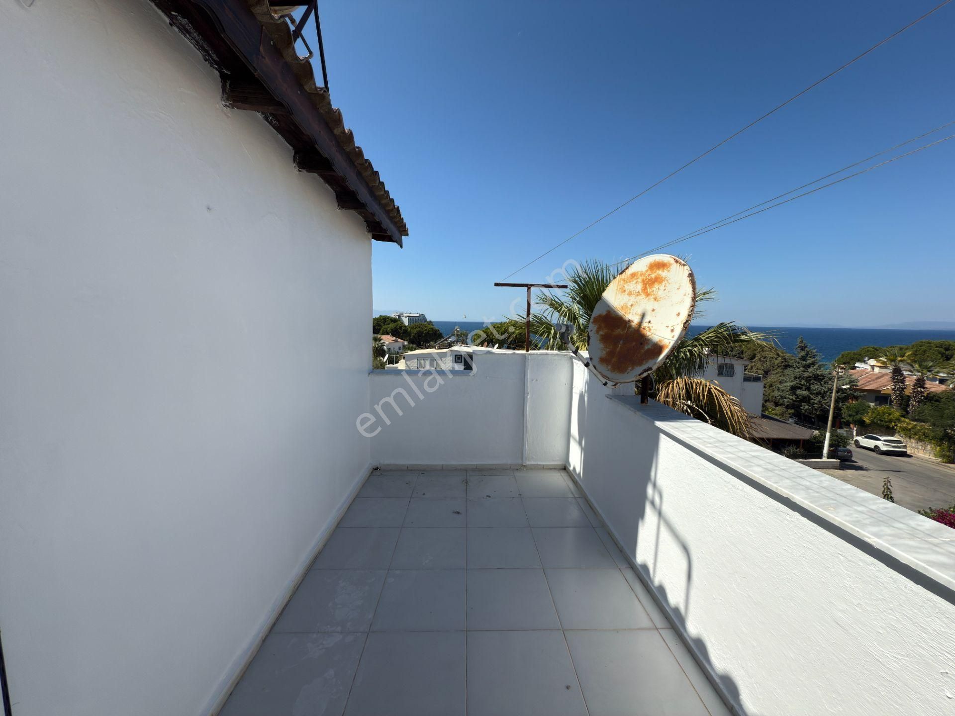 Kuşadası Kadınlar Denizinde Plaja 100 M Mesafede Emsalsiz Villa - Görsel 22