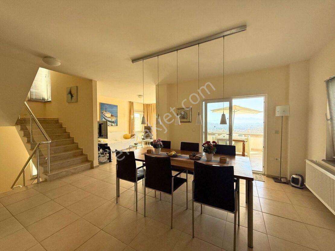 Gümüşlükte Satılık Triplex Bakımlı Ev Deniz Manzaralı Geniş Villa Bulunmaz Fırsat İndirimli Ev Acil - Görsel 4