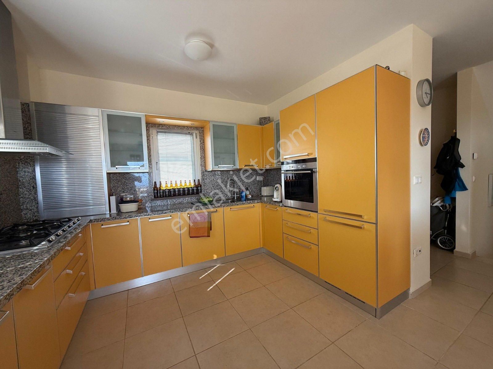 Gümüşlükte Satılık Triplex Bakımlı Ev Deniz Manzaralı Geniş Villa Bulunmaz Fırsat İndirimli Ev Acil - Görsel 13