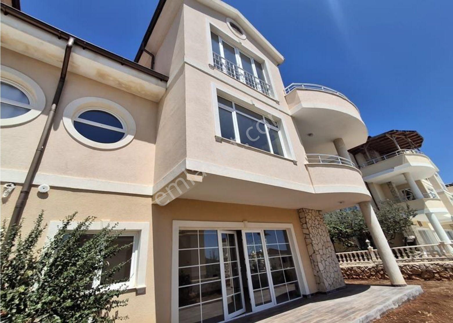 Kızkalesi Turkuaz Villaları 4+2 320 M2 3 Kat Villa 12.500.000.tl - Görsel 3