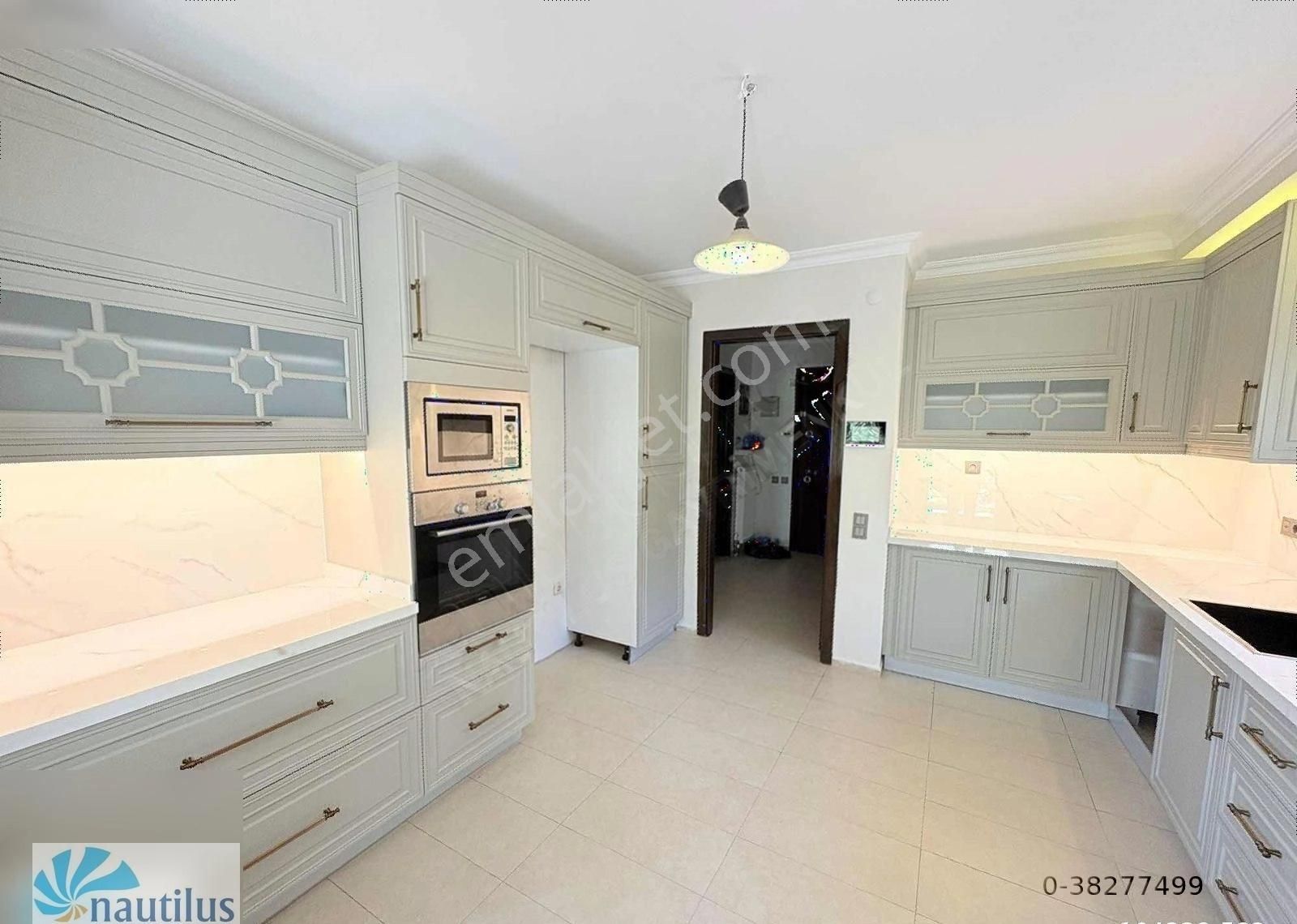 Bahçeşehir Satılık Villa Full Tadilatlı 4+2 Badem Bölgesi - Görsel 11