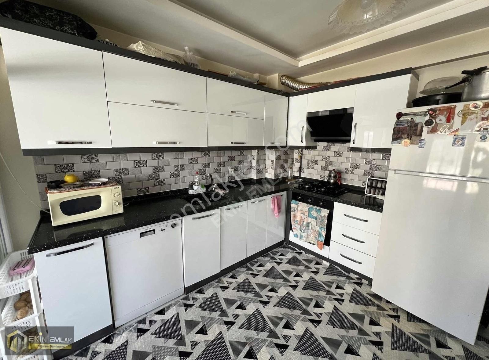 Meram Uluğbey'de Satılık Masrafsız 4,5+1 Yüksek Giriş Daire - Görsel 6