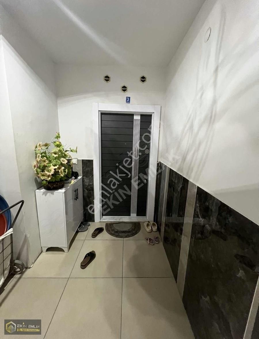 Meram Uluğbey'de Satılık Masrafsız 4,5+1 Yüksek Giriş Daire - Görsel 2