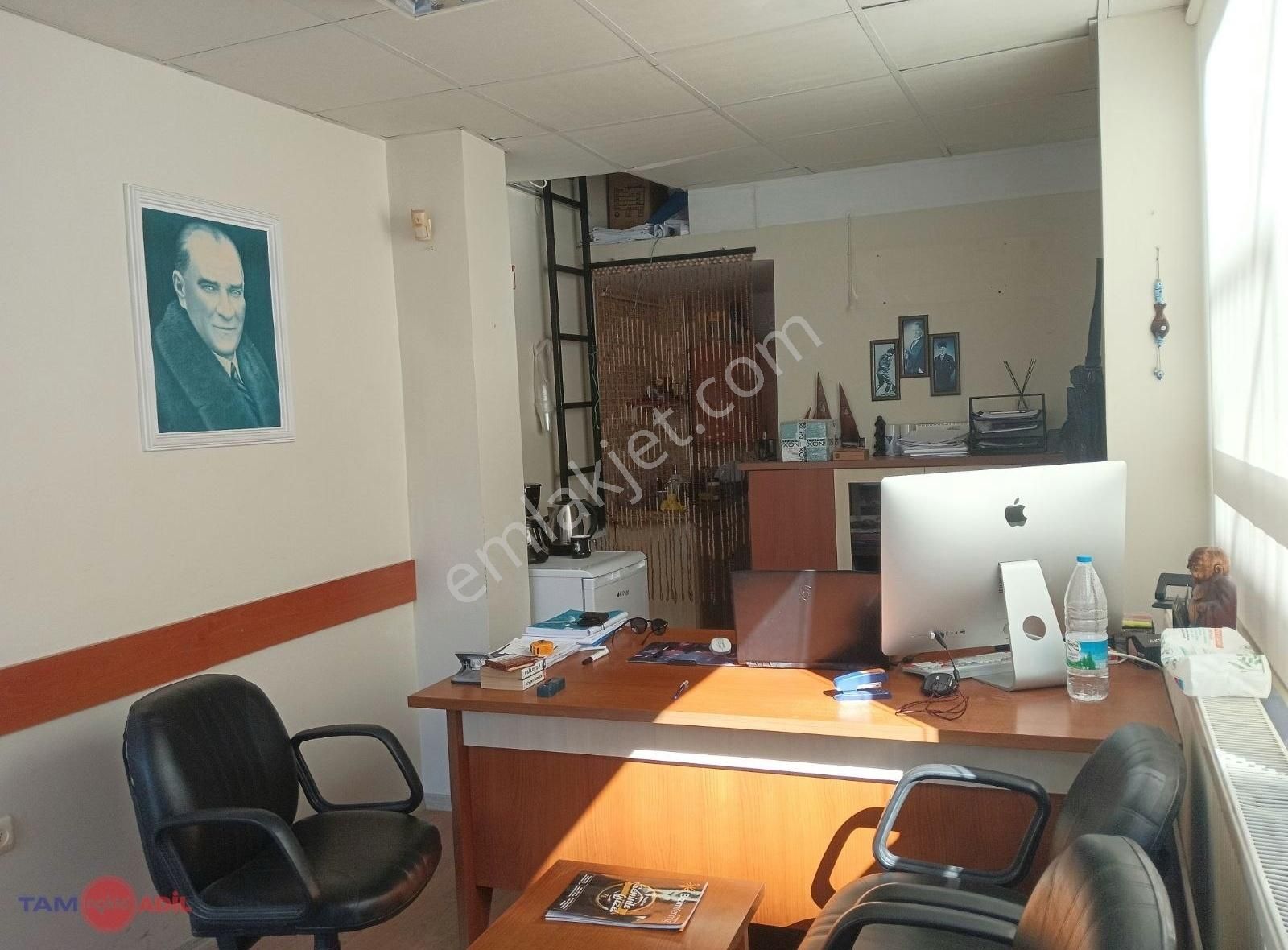 Dikili Merkezde Satılık Hazır Kiracılı,jeotermalli Dükkan! - Görsel 3