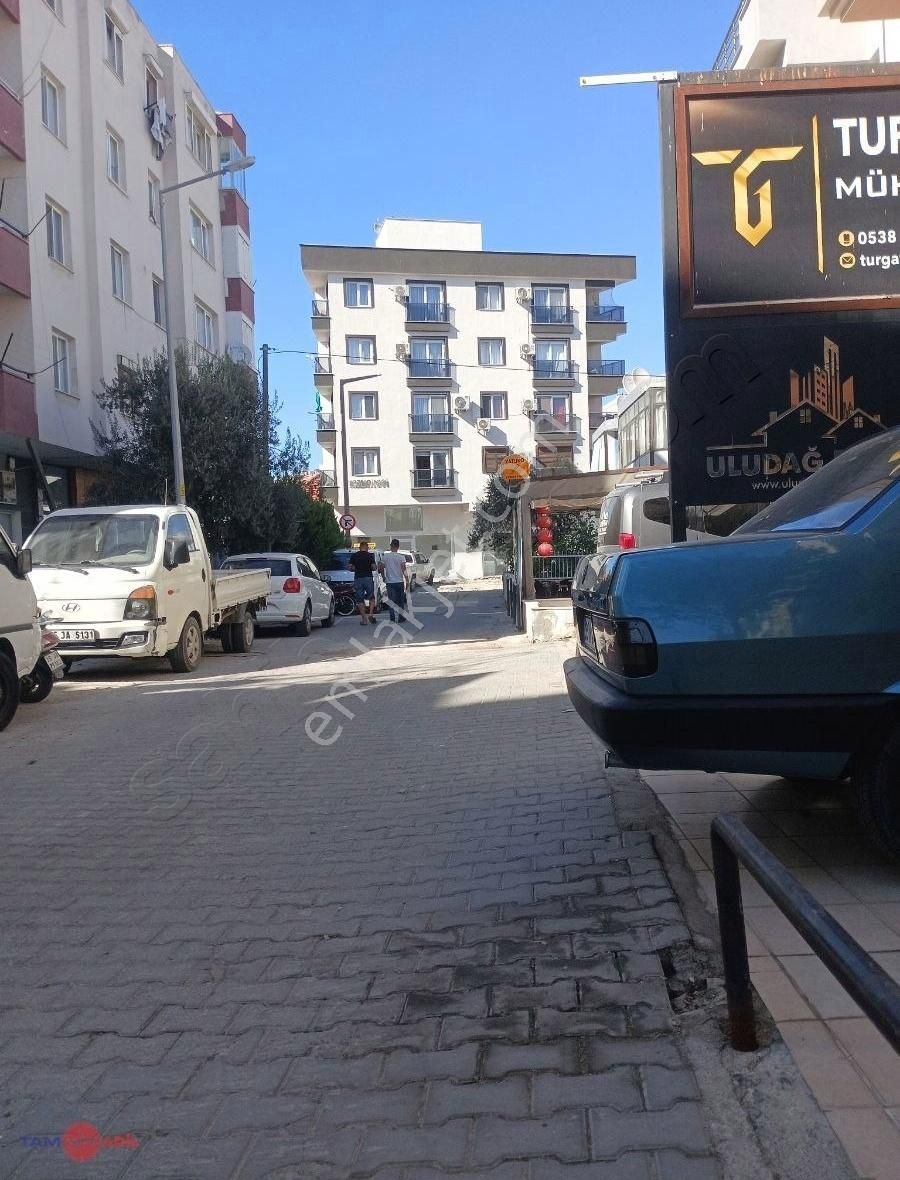 Dikili Merkezde Satılık Hazır Kiracılı,jeotermalli Dükkan! - Görsel 2
