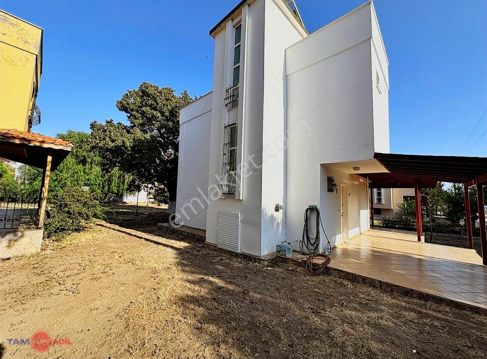 Çandarlı Gama Sitesinde Denize Yürüme Mesafesinde Satılık Villa - Görsel 12