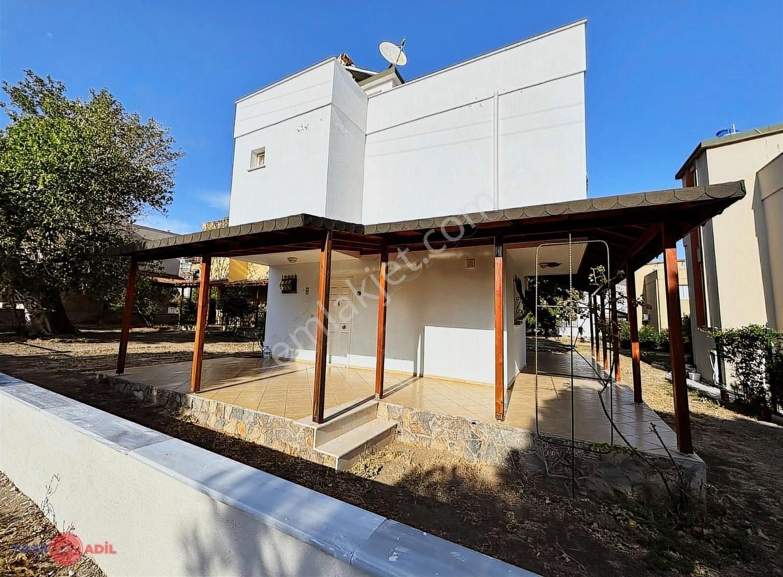 Çandarlı Gama Sitesinde Denize Yürüme Mesafesinde Satılık Villa - Görsel 17