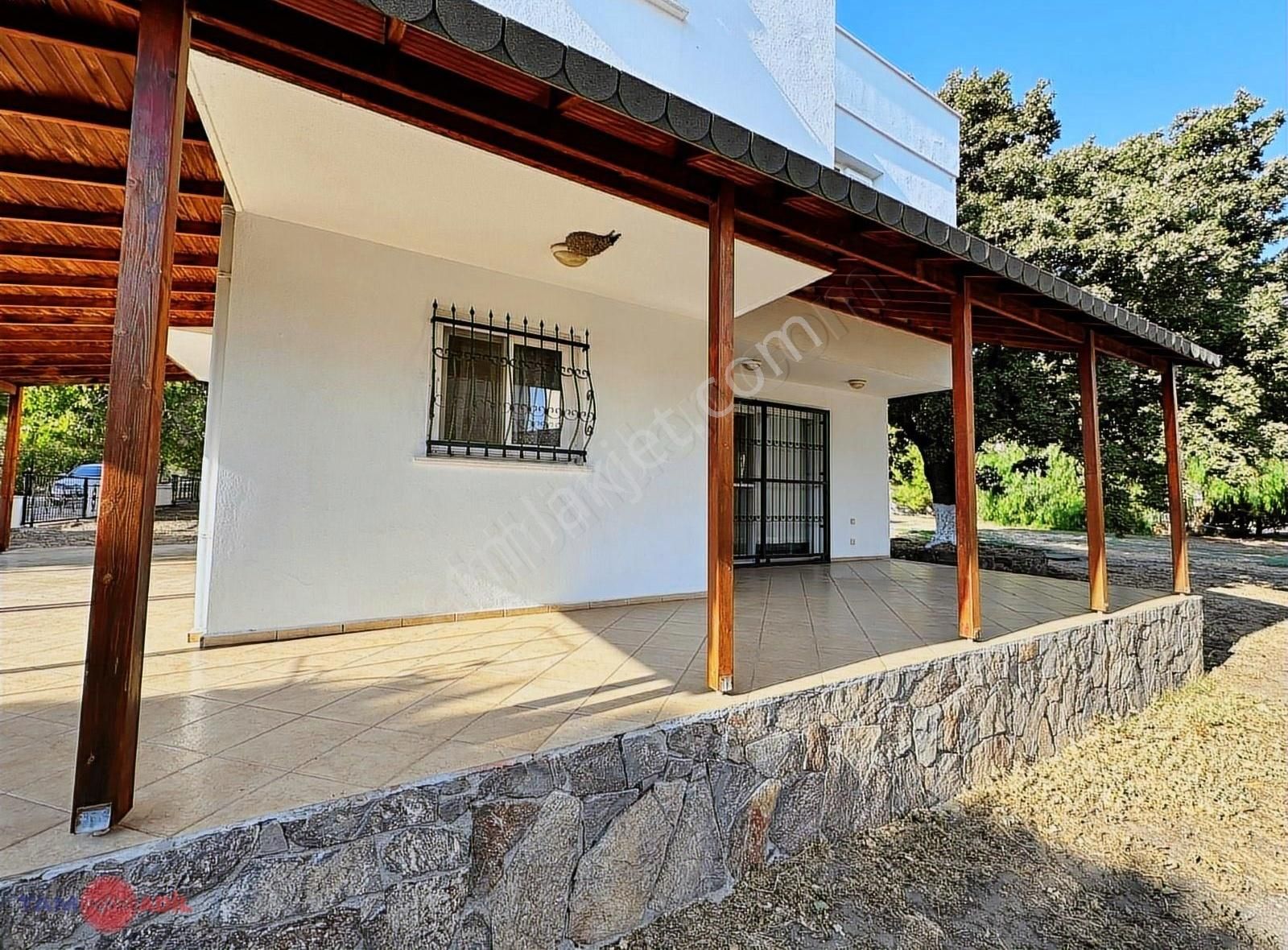 Çandarlı Gama Sitesinde Denize Yürüme Mesafesinde Satılık Villa - Görsel 13