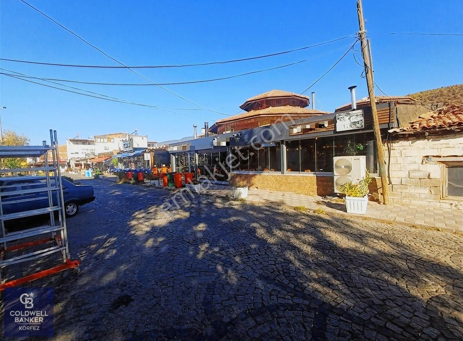 Eşsiz Konum, Büyük Yatırım.edremit Gürede 375 M² Satılık Dükkan - Görsel 10