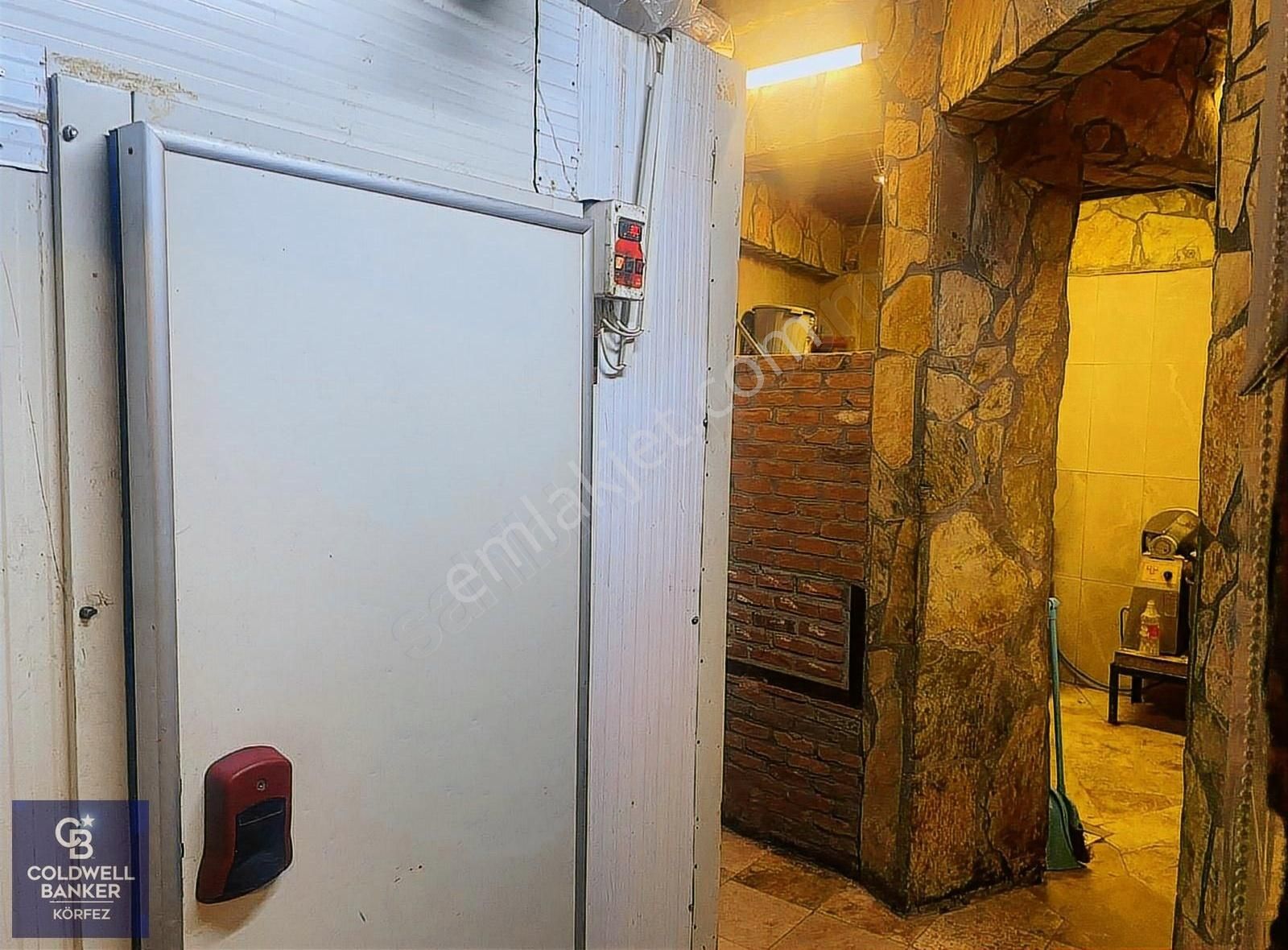 Eşsiz Konum, Büyük Yatırım.edremit Gürede 375 M² Satılık Dükkan - Görsel 5