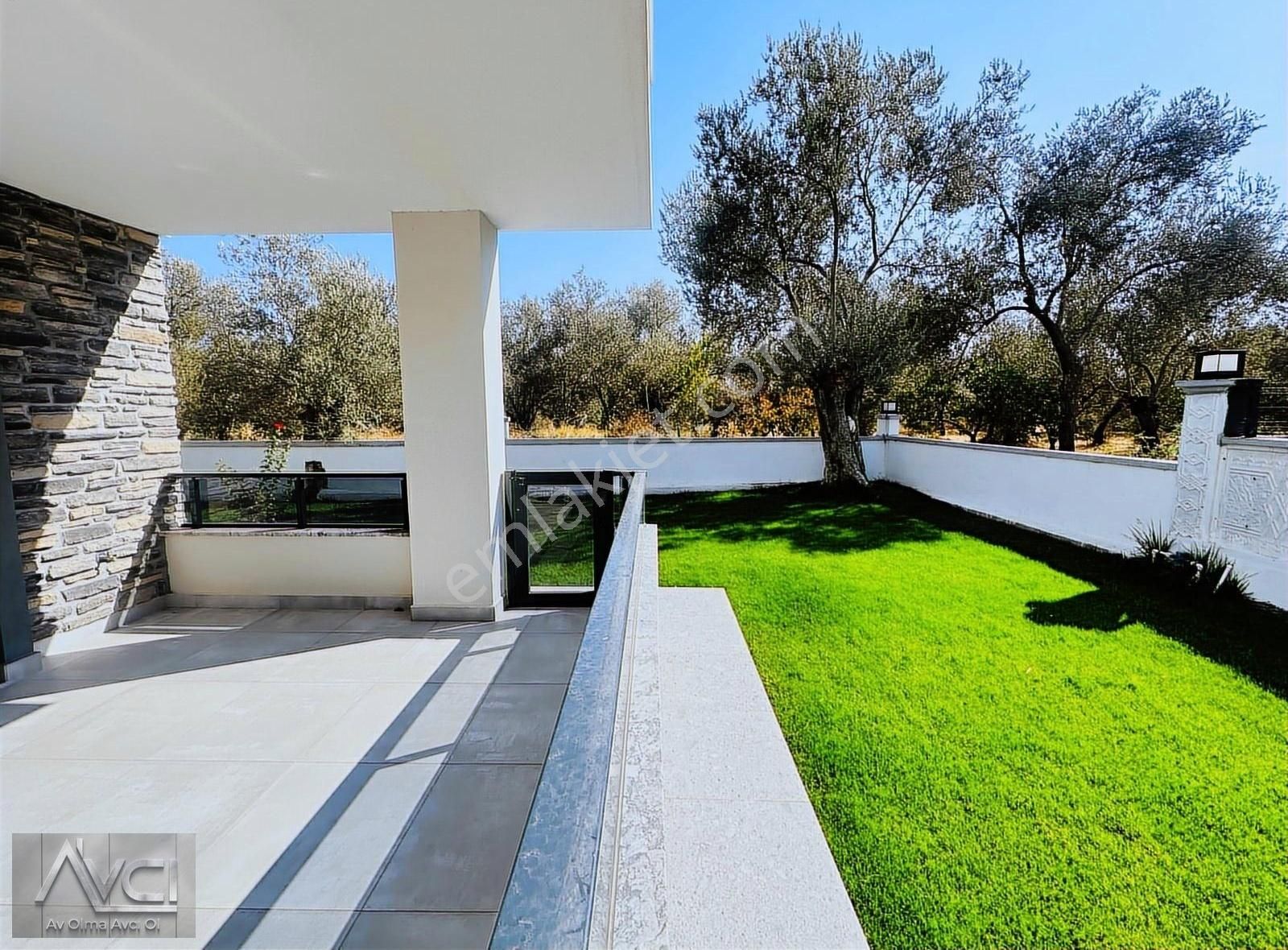 Avcı'dan Altınoluk Narlı Manzaralı Geniş Oda Planlı 4+1 Villa - Görsel 25