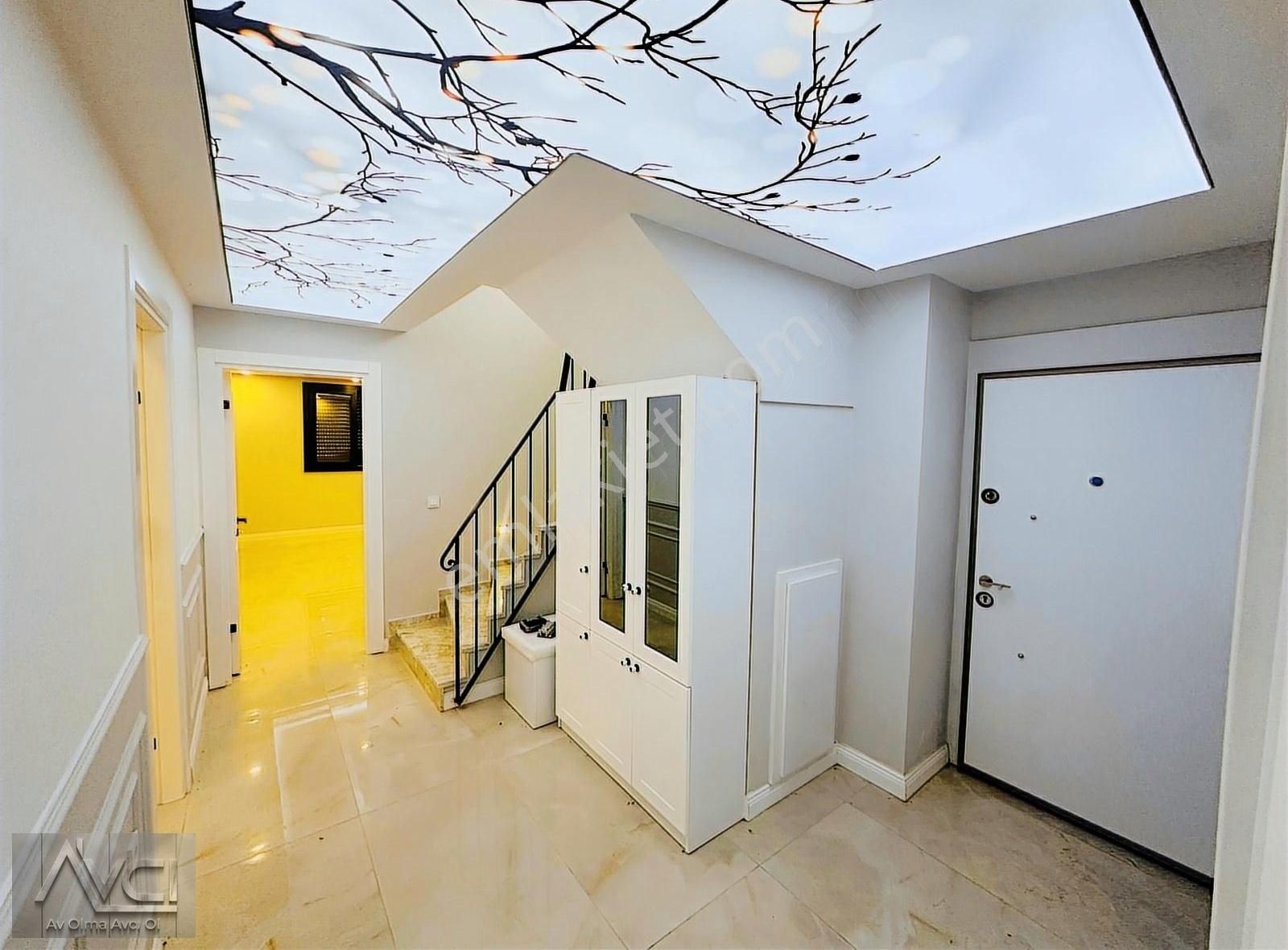 Avcı'dan Altınoluk Narlı Manzaralı Geniş Oda Planlı 4+1 Villa - Görsel 22