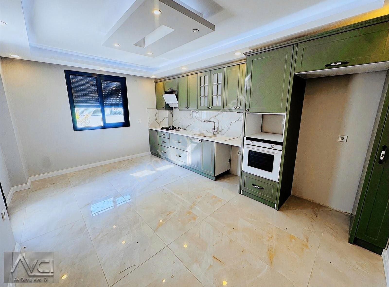 Avcı'dan Altınoluk Narlı Manzaralı Geniş Oda Planlı 4+1 Villa - Görsel 9