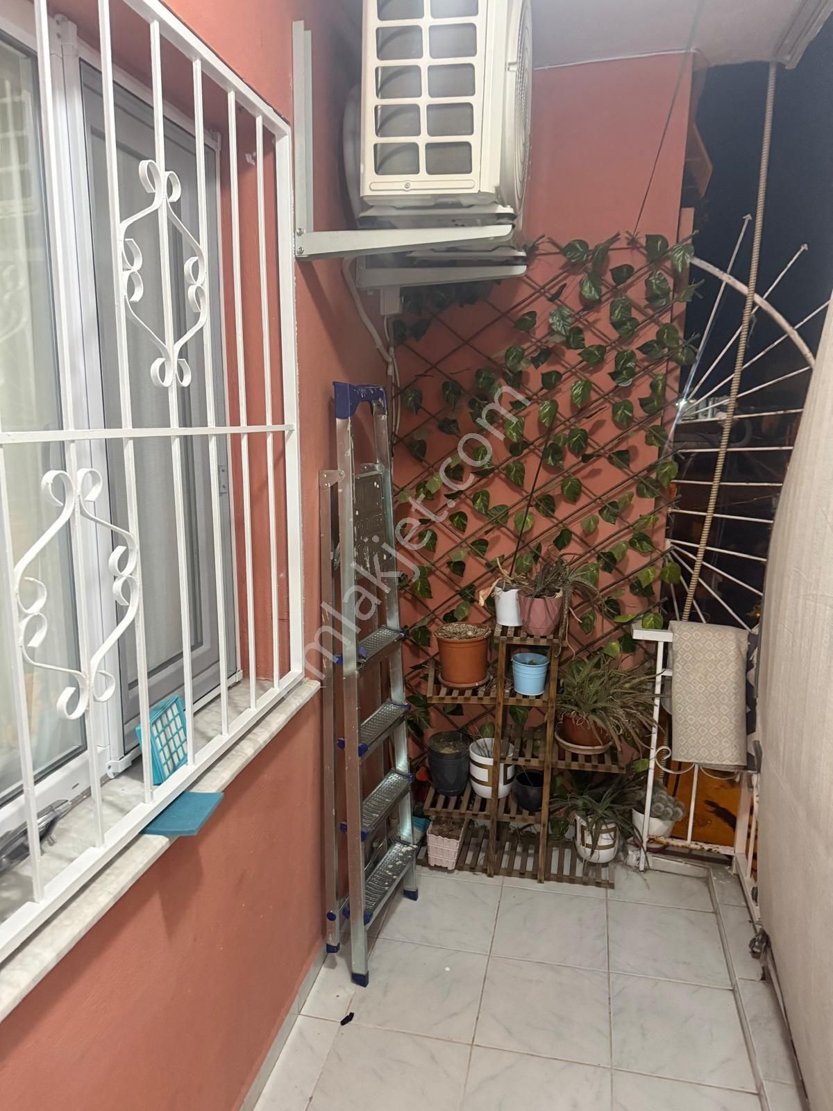 Satılık 2+1 Doğalgazlı Ara Kat Masrafsız Güzel Bir Daire - Görsel 9