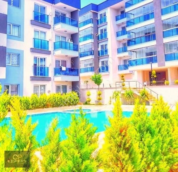 Kuşadası Merkezde Havuzlu Sitede Satılık Daire