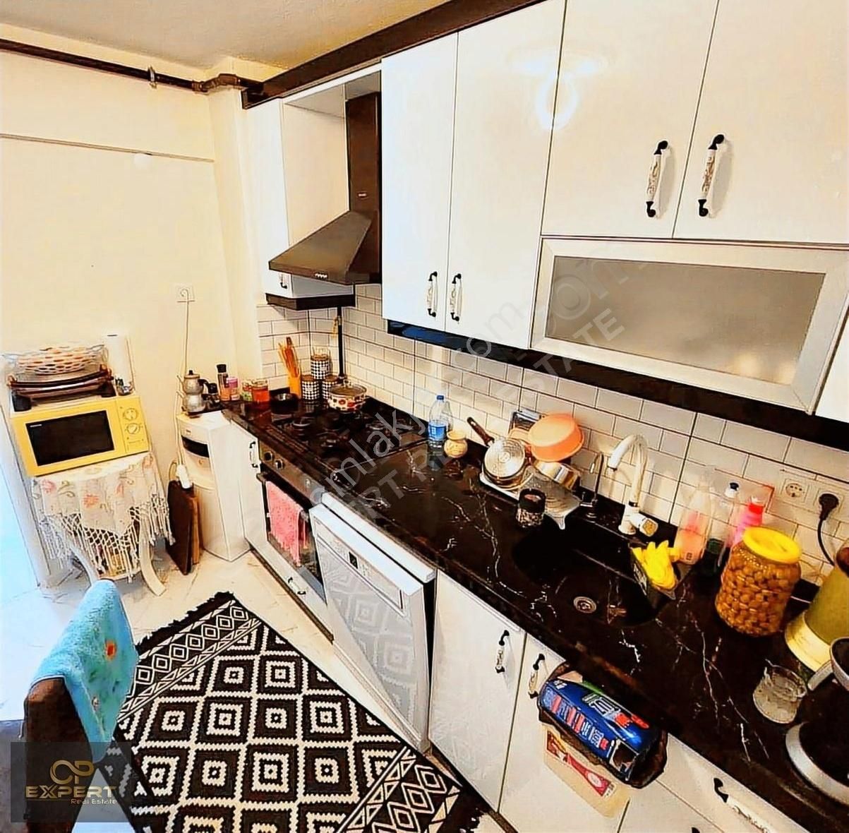 Kuşadası Merkezde Sahile Yürüme Mesafesinde Masrafsız Daire - Görsel 11