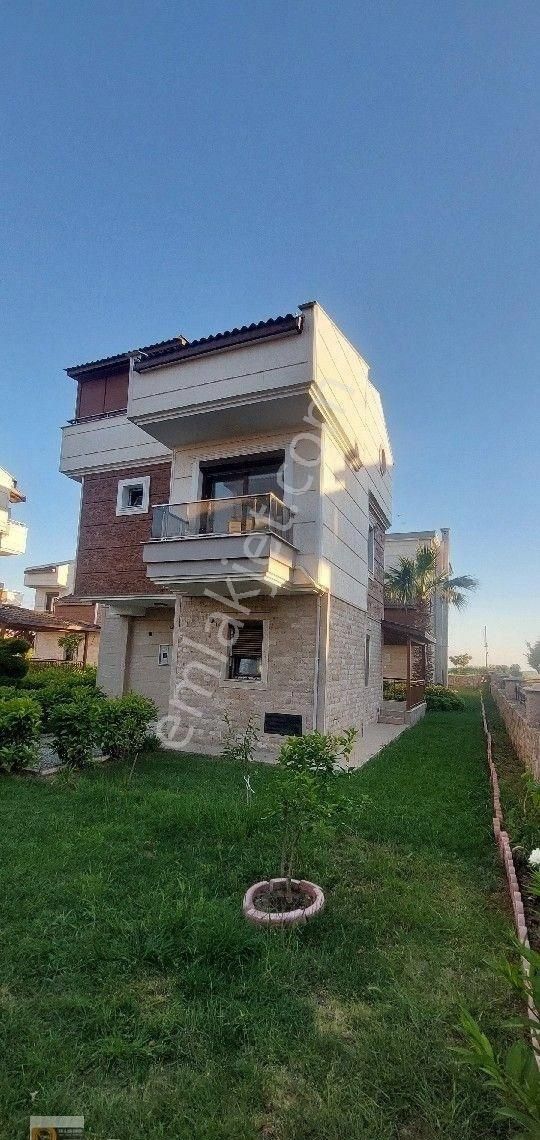 Dikili Kabakum Polyak Civarı Denize 170 Metre Site İçerisinde Deniz Manzaralı Ultralüx 5+1 Tek Villa - Görsel 12