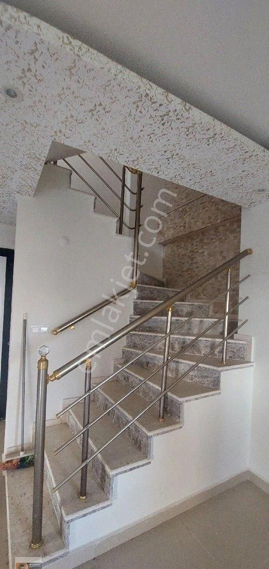 Dikili Kabakum Polyak Civarı Denize 170 Metre Site İçerisinde Deniz Manzaralı Ultralüx 5+1 Tek Villa - Görsel 29