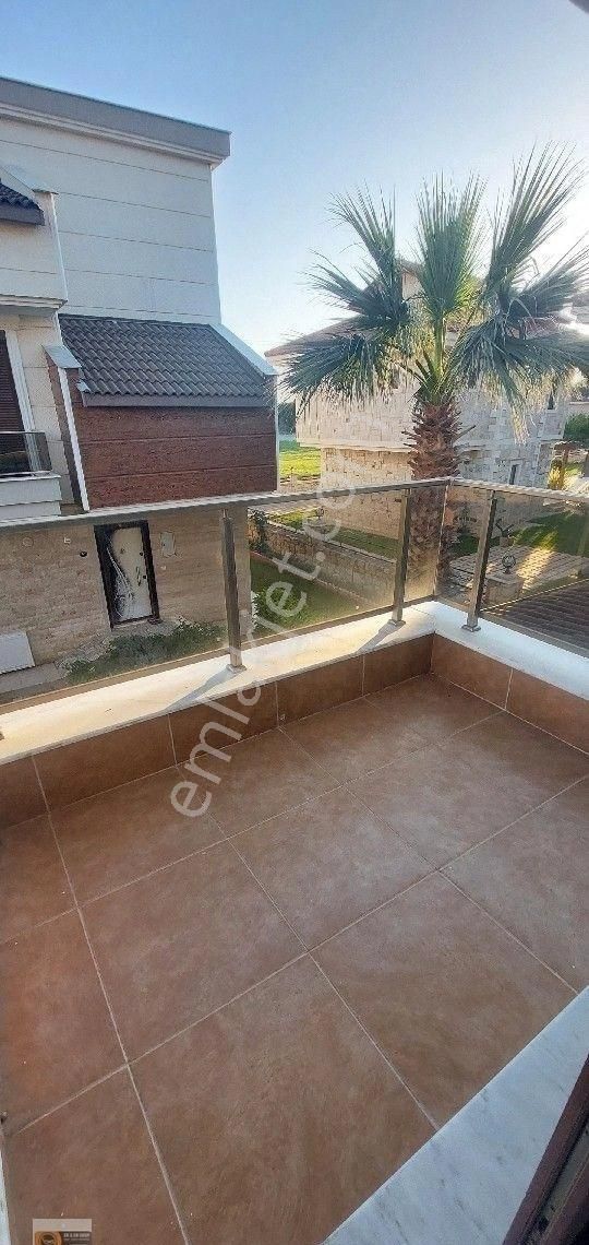 Dikili Kabakum Polyak Civarı Denize 170 Metre Site İçerisinde Deniz Manzaralı Ultralüx 5+1 Tek Villa - Görsel 16