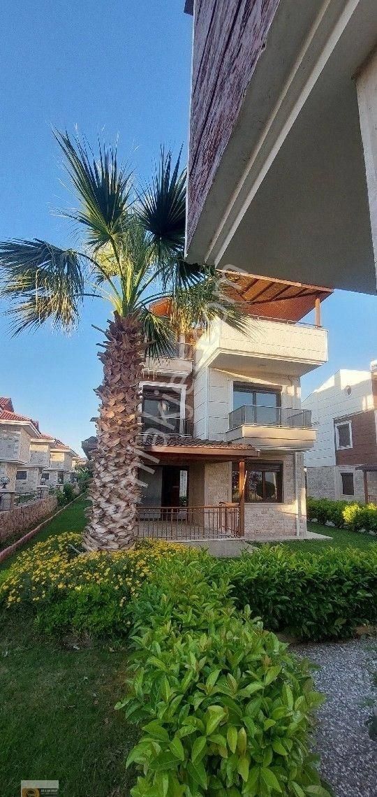 Dikili Kabakum Polyak Civarı Denize 170 Metre Site İçerisinde Deniz Manzaralı Ultralüx 5+1 Tek Villa - Görsel 5