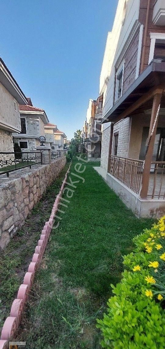 Dikili Kabakum Polyak Civarı Denize 170 Metre Site İçerisinde Deniz Manzaralı Ultralüx 5+1 Tek Villa - Görsel 24