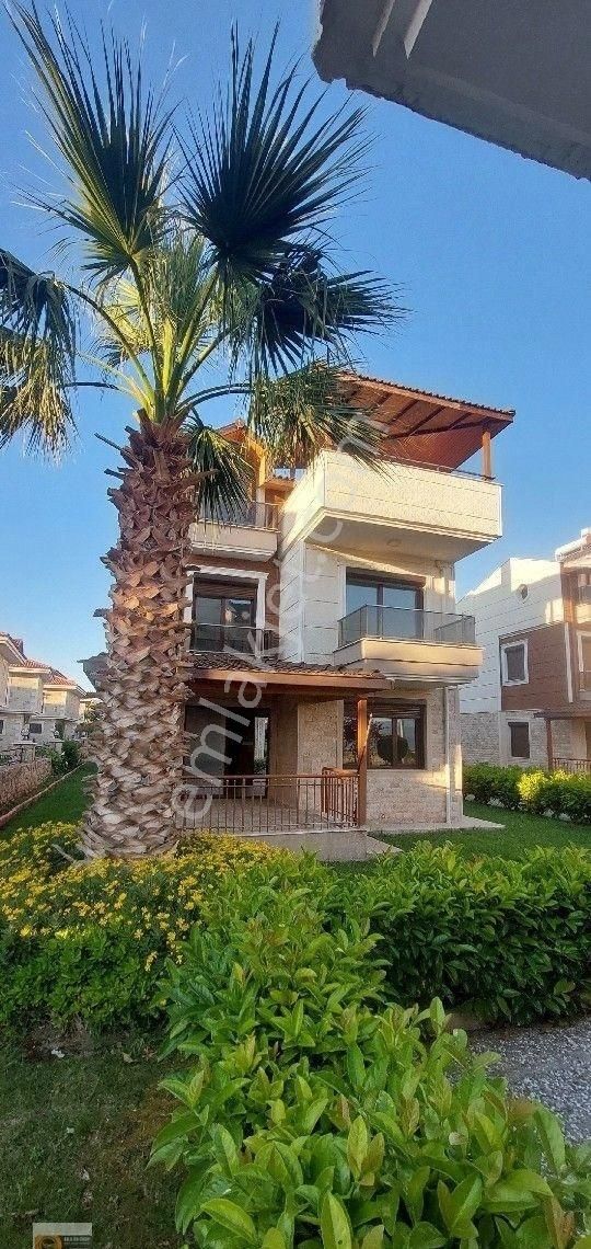 Dikili Kabakum Polyak Civarı Denize 170 Metre Site İçerisinde Deniz Manzaralı Ultralüx 5+1 Tek Villa - Görsel 11