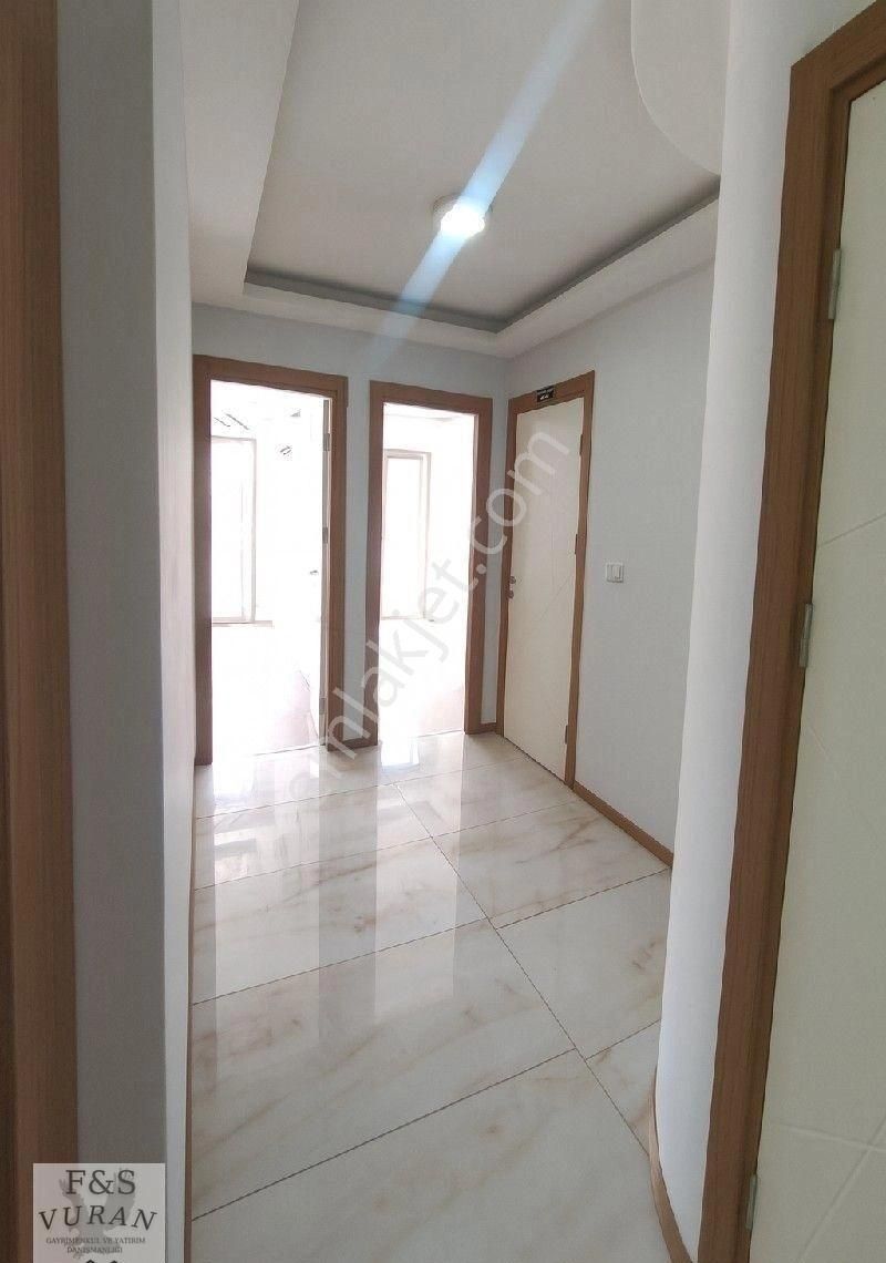 Yatırım İçin Kaçırılmaz Fırsat! Güzelhisar Mah. Rönesans Plaza'da Yüksek Kira Gelirli 2+0 Ofis - Görsel 2