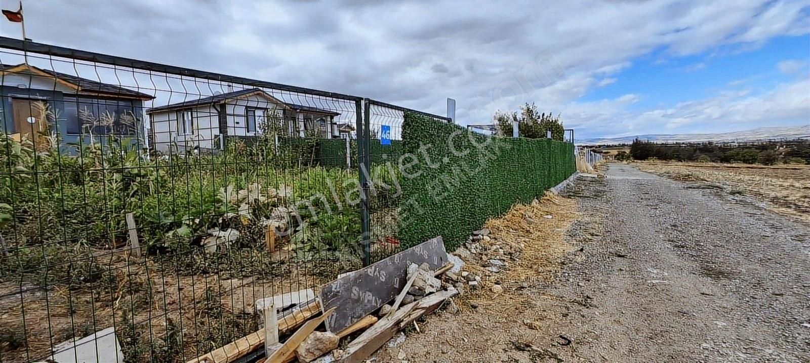 Kısmet Emlak'tan Pecenek Mah. 450m2 Üzerinde 2+1 Evli Hobi Bahce - Görsel 4