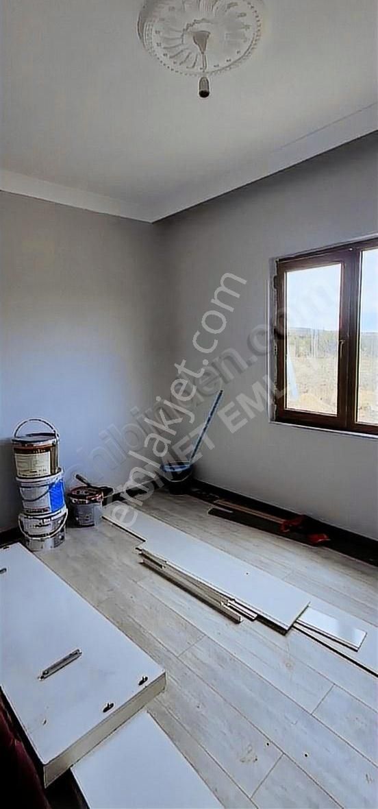 Kısmet Emlak'tan Pecenek Mah. 450m2 Üzerinde 2+1 Evli Hobi Bahce - Görsel 8